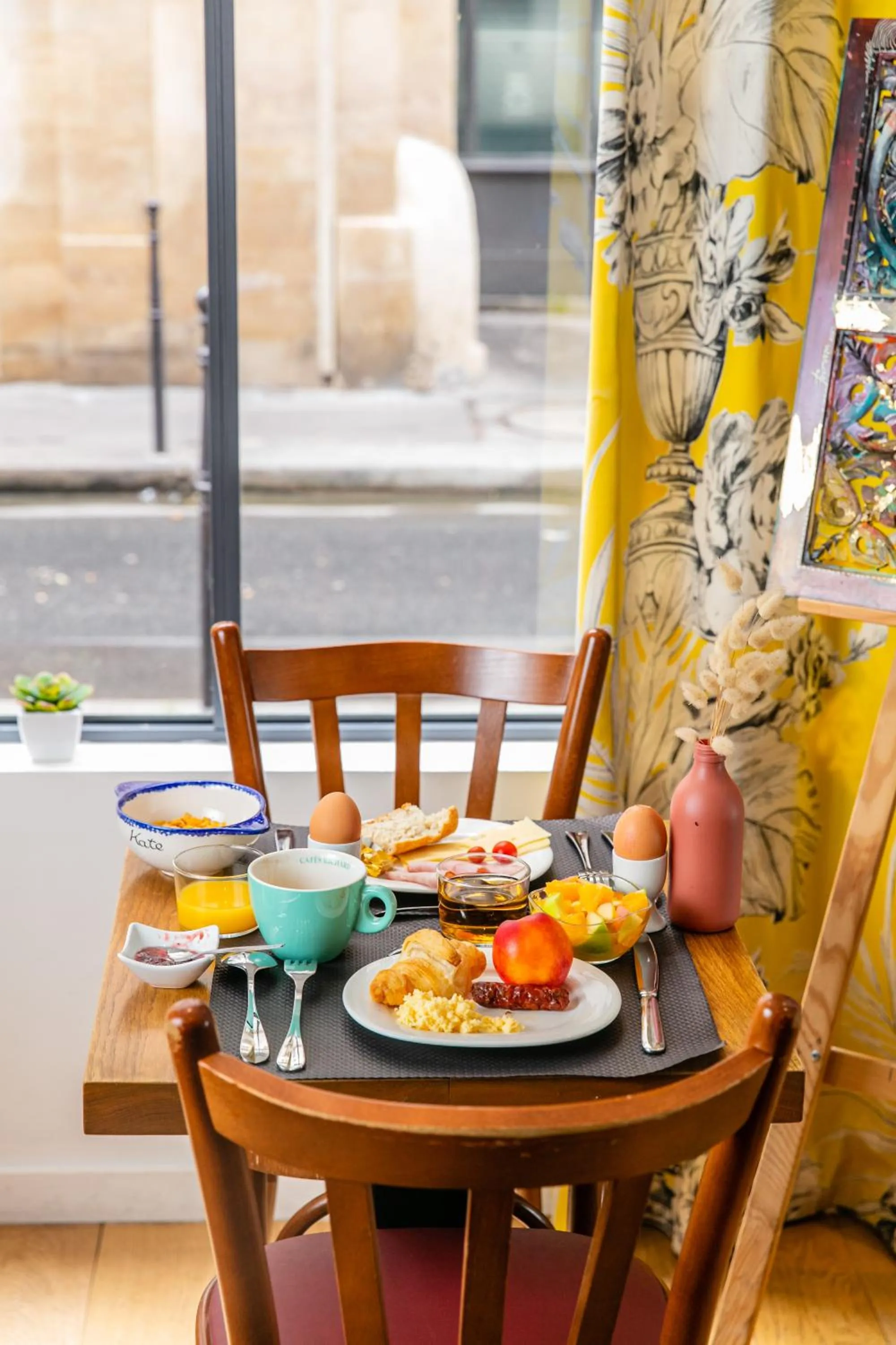 Breakfast in Hôtel Crayon