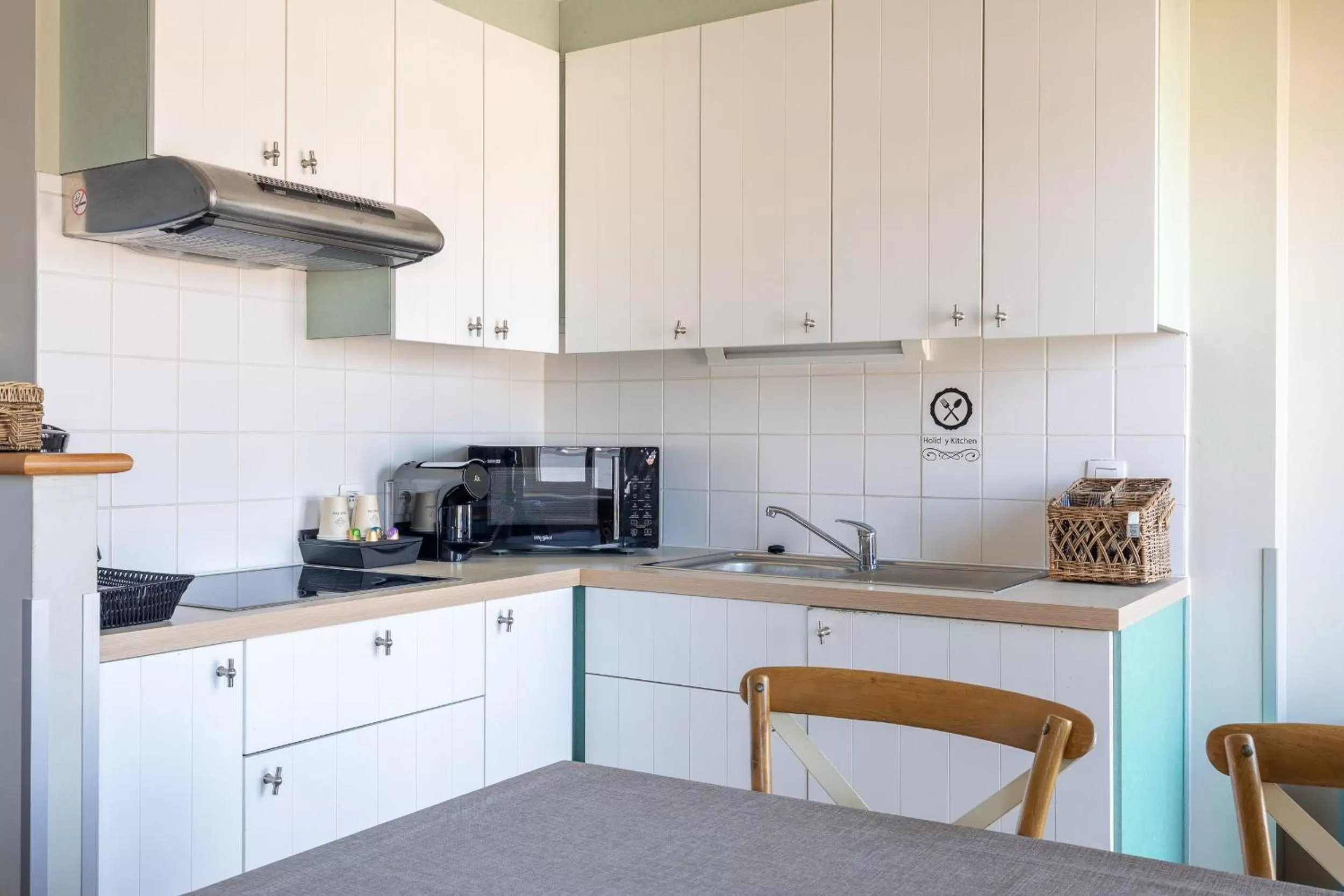 Kitchen or kitchenette in West Bay