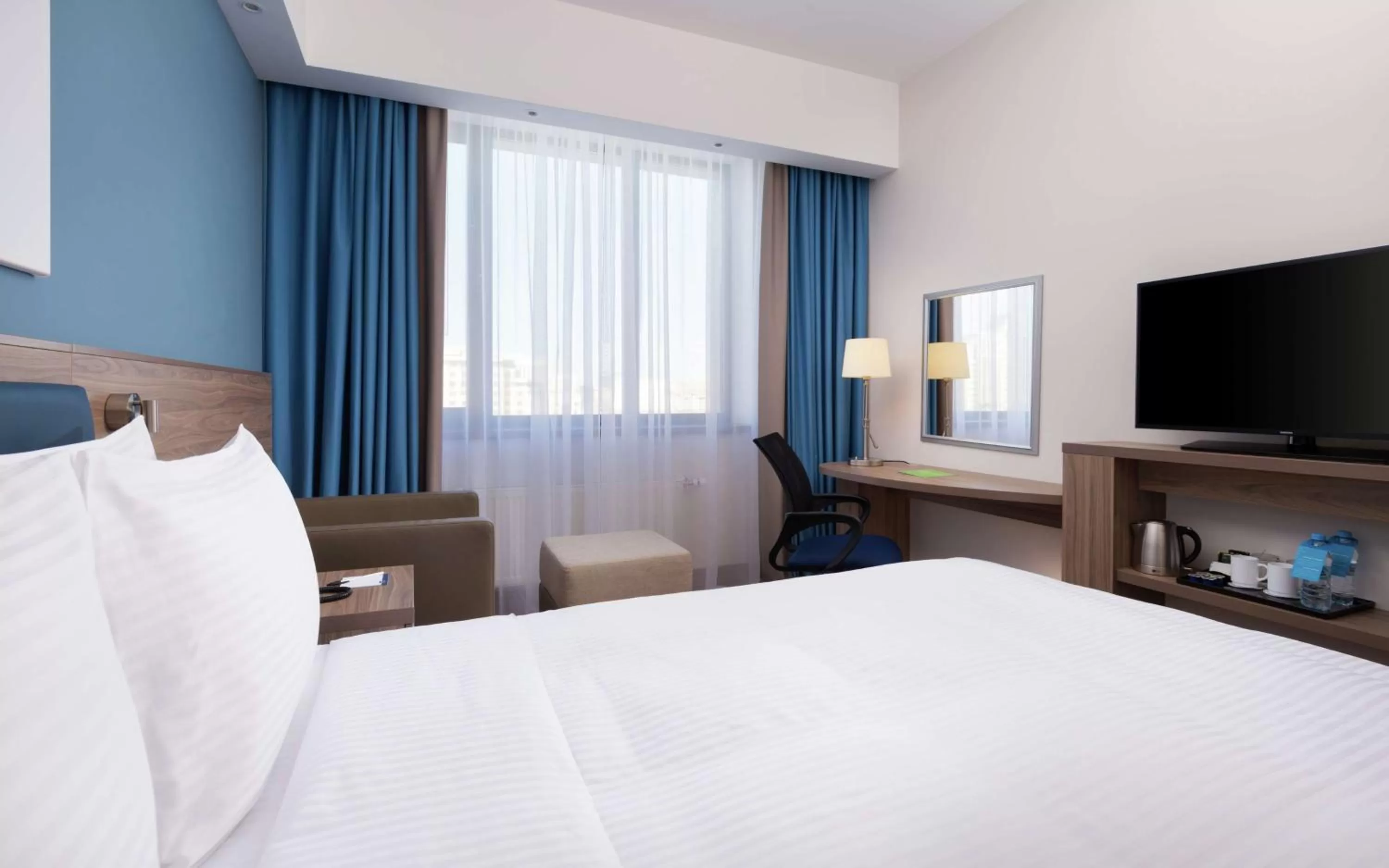 Bedroom, Bed in Hampton By Hilton Astana Triumphal Arch