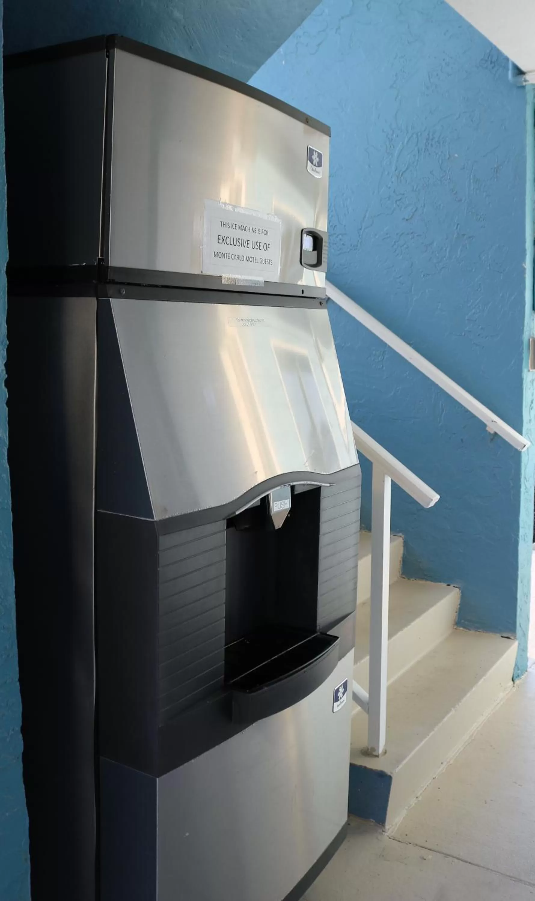 Area and facilities in Monte Carlo Inn- Near Disney