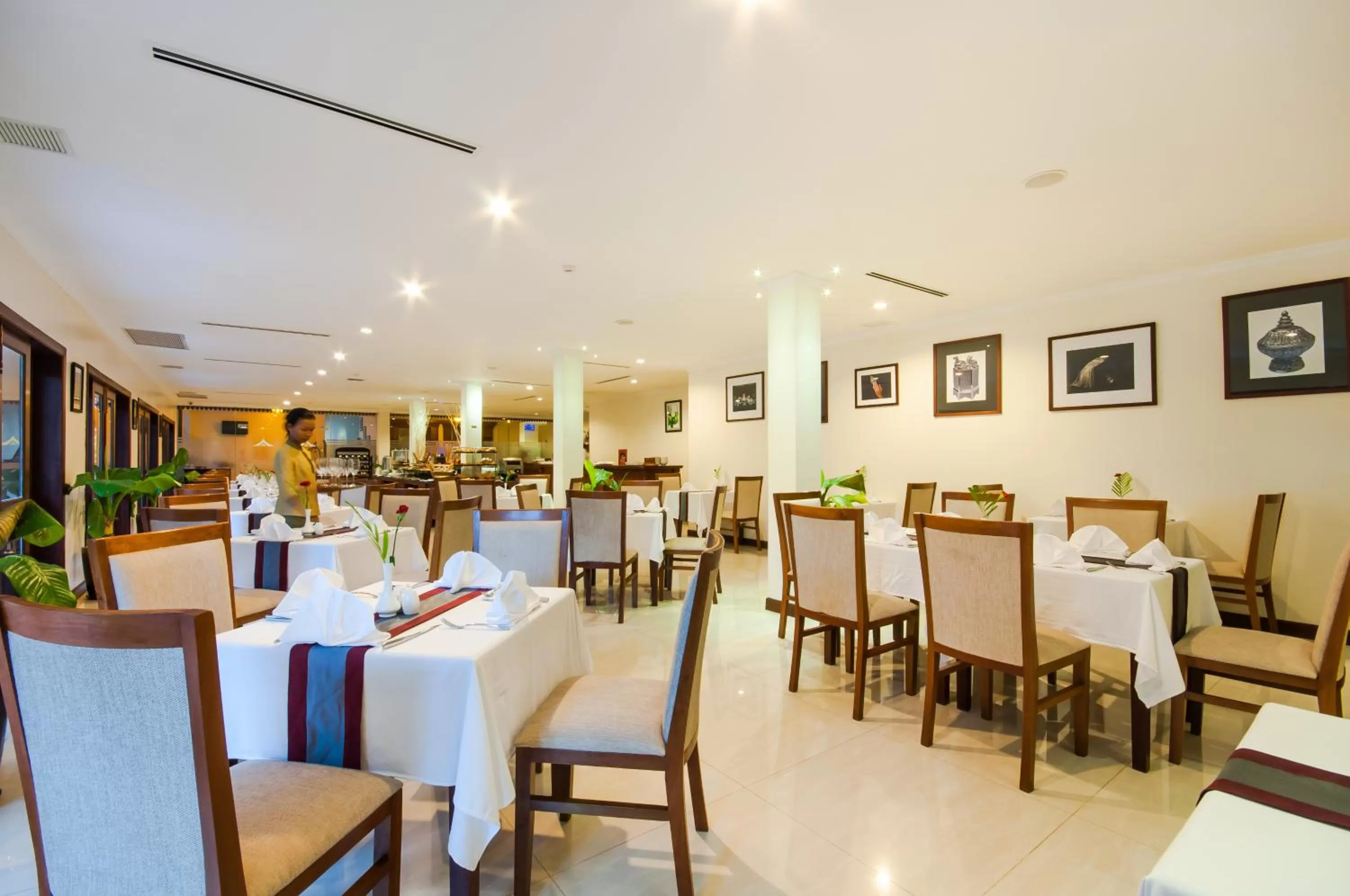 Restaurant/places to eat in Saem Siemreap Hotel