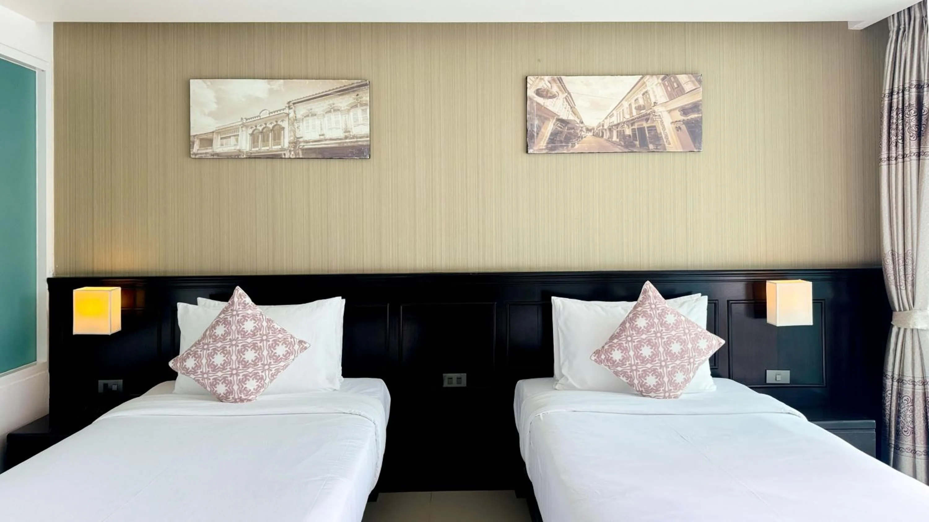 Bed in Grand Supicha City Hotel