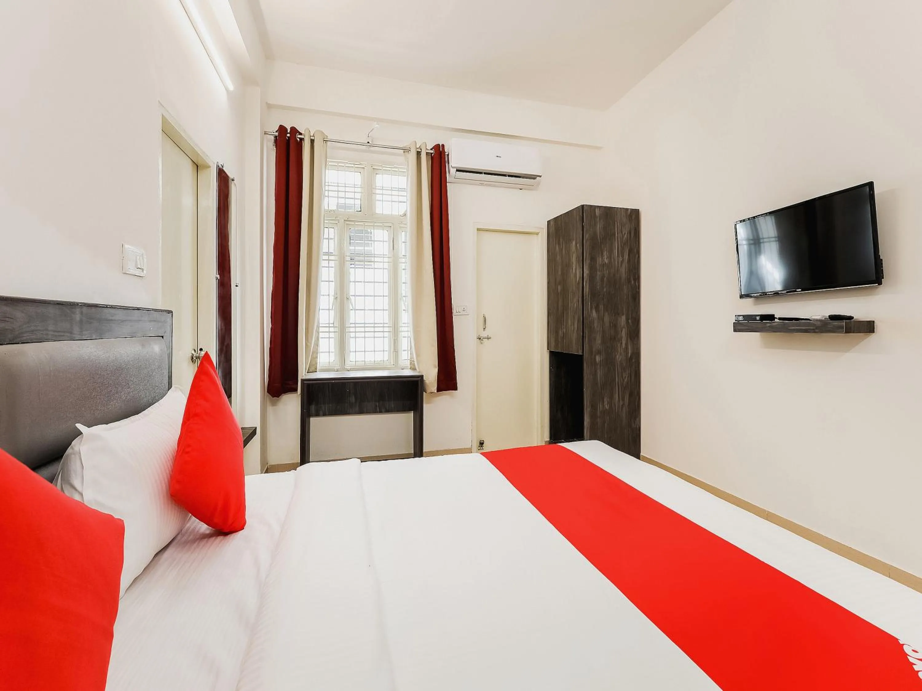 Bedroom, Bed in Tunez