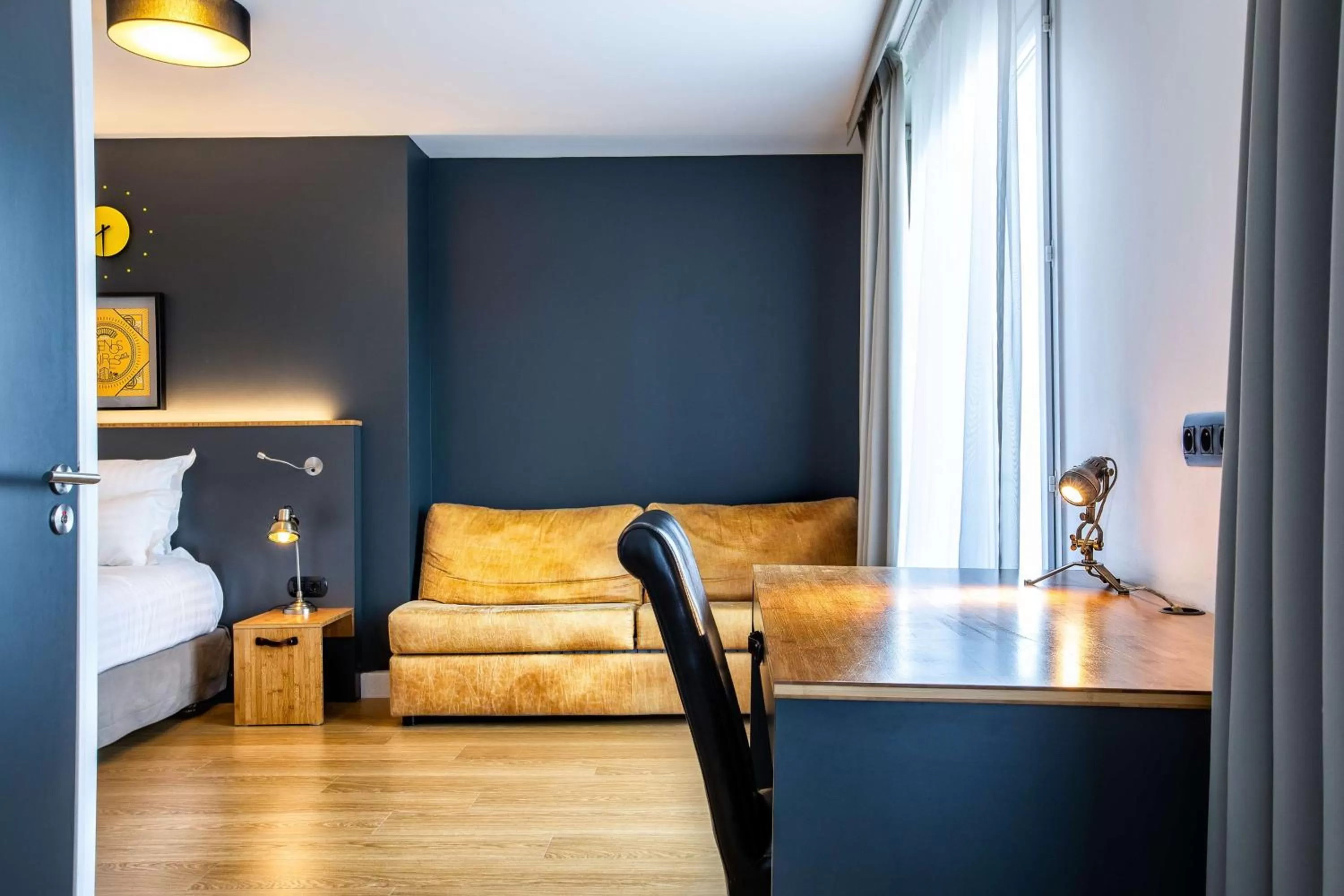 Photo of the whole room, Bed in Best Western Plus Suitcase Paris La Défense