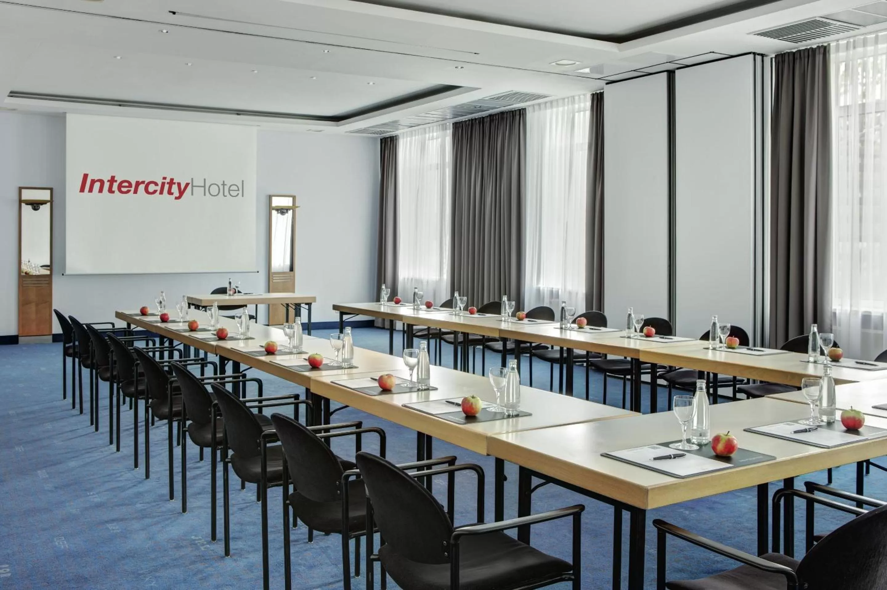 Meeting/conference room in IntercityHotel Rostock