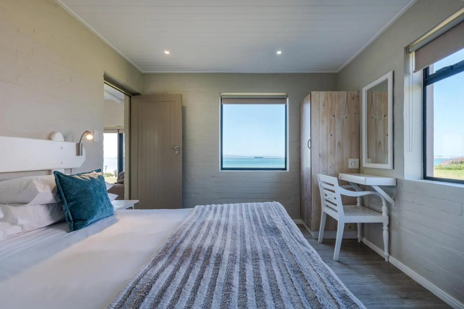 Sea view, Bed in Blue Bay Lodge