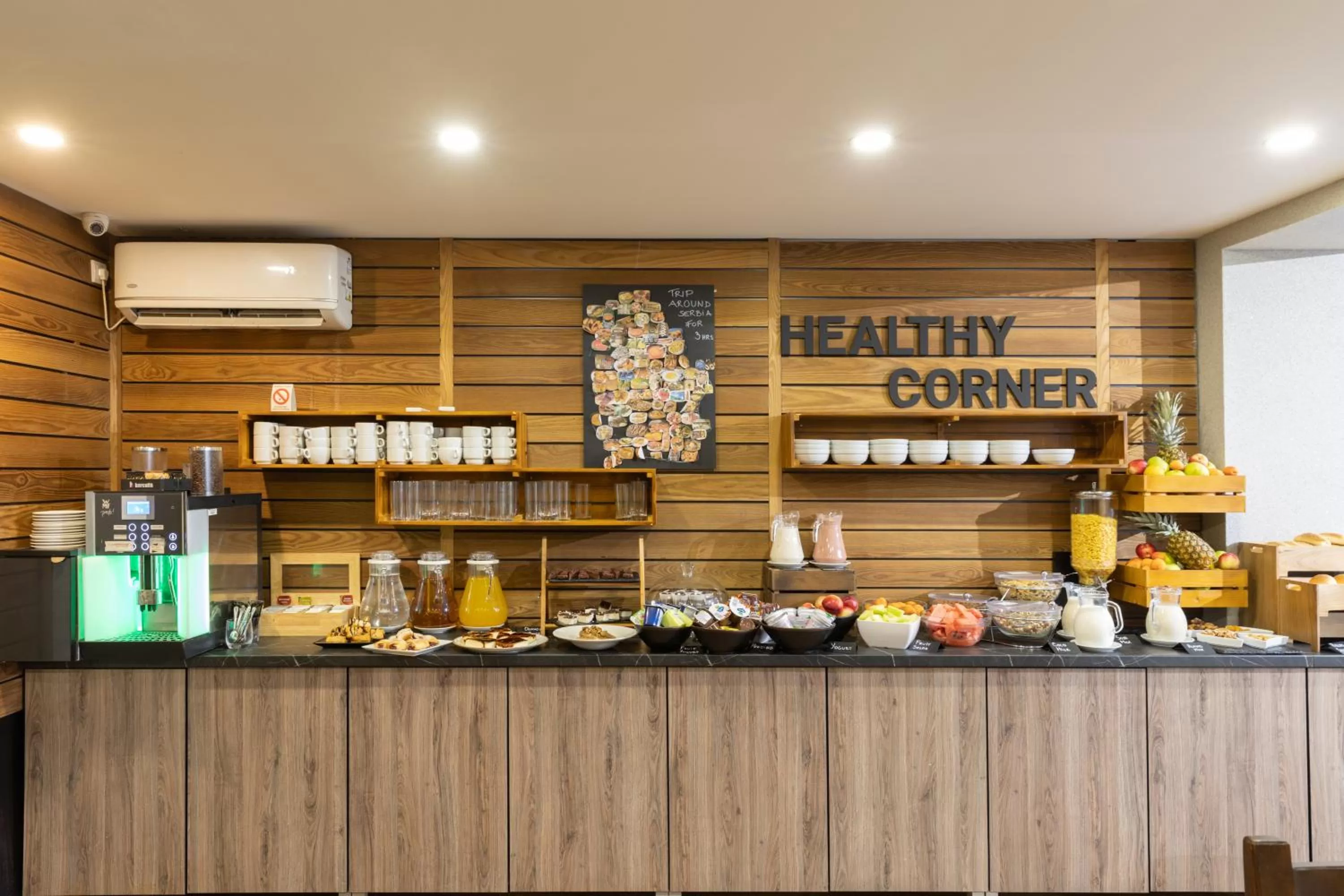 Restaurant/places to eat in Nobel Gallery Hotel