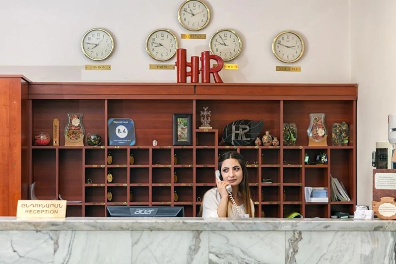 Lobby or reception in Regineh Hotel
