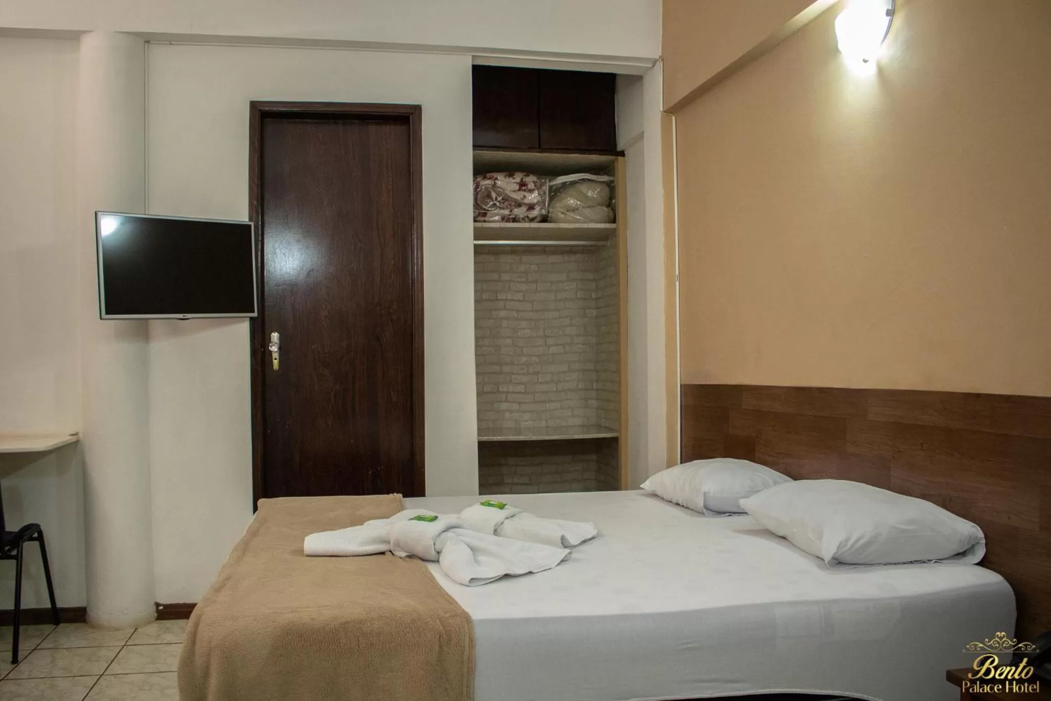 Bed in Bento palace hotel