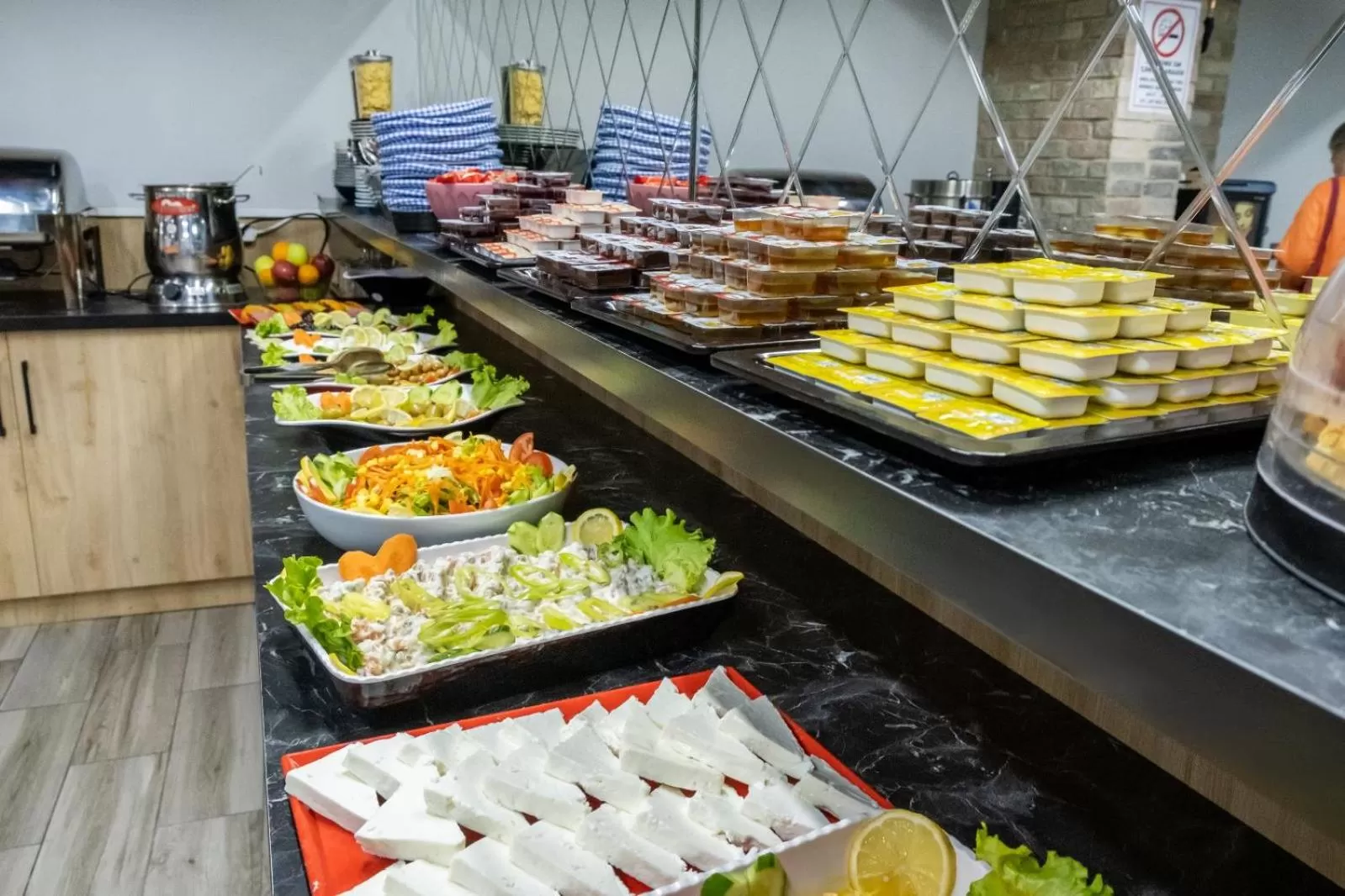 Buffet breakfast in The Queen Hotel