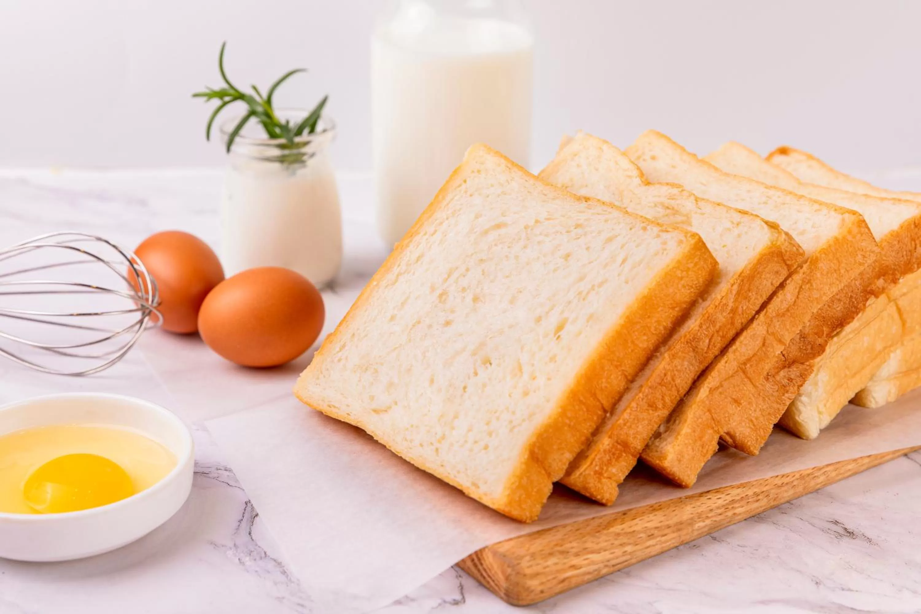 Buffet breakfast in Wenjun Courtyard Hotel---3mins walk from Tonghuimen metro station ,next to People`s Park, fluent English service ,travel agency