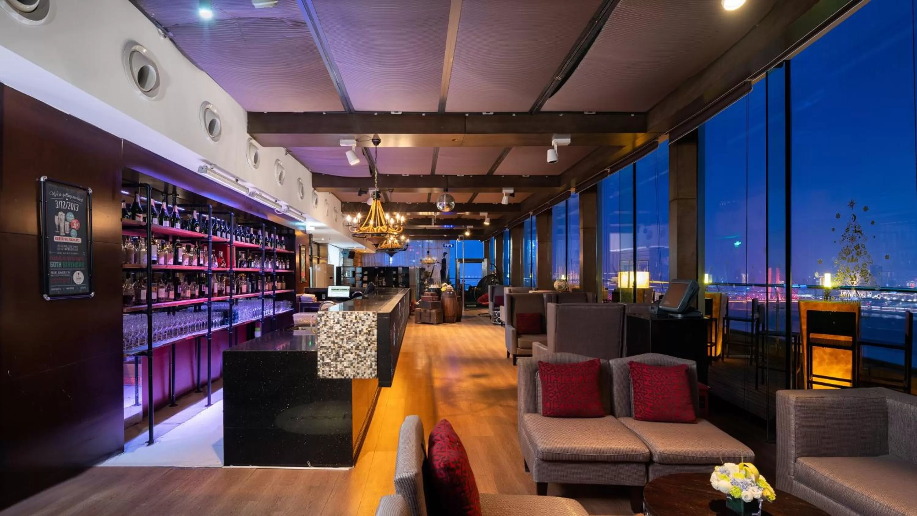 Restaurant/places to eat in Holiday Inn Nanchang Riverside by IHG