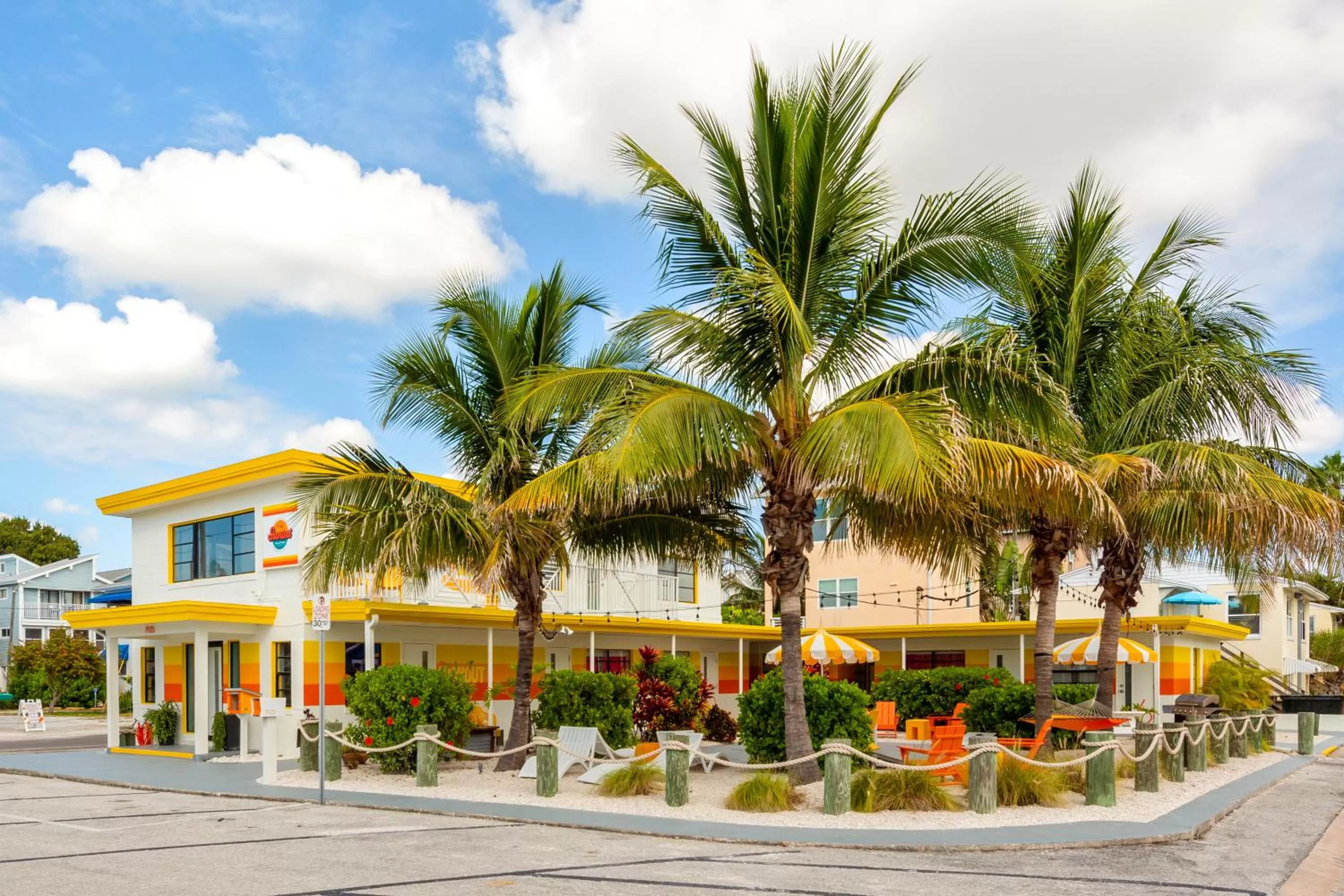 Property building in Sunset Inn and Cottages