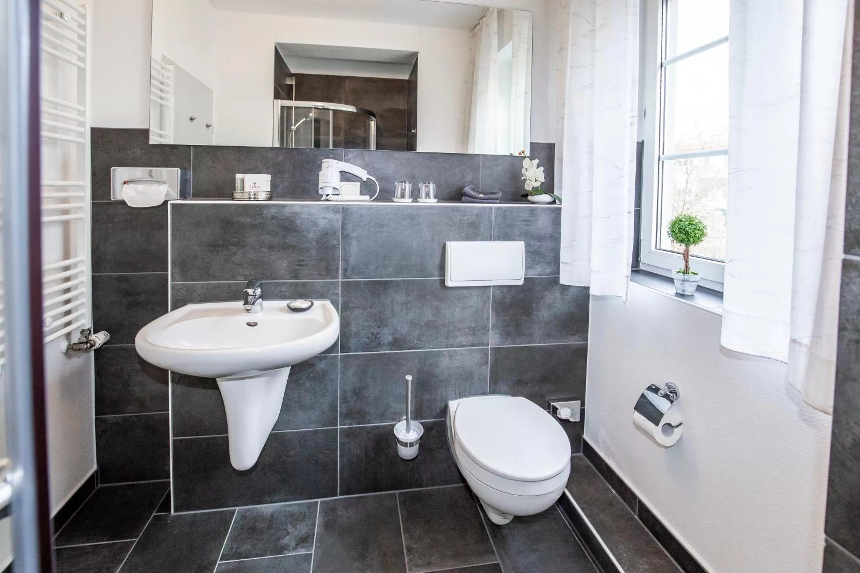 Bathroom in Hotel "Zur Mühle"