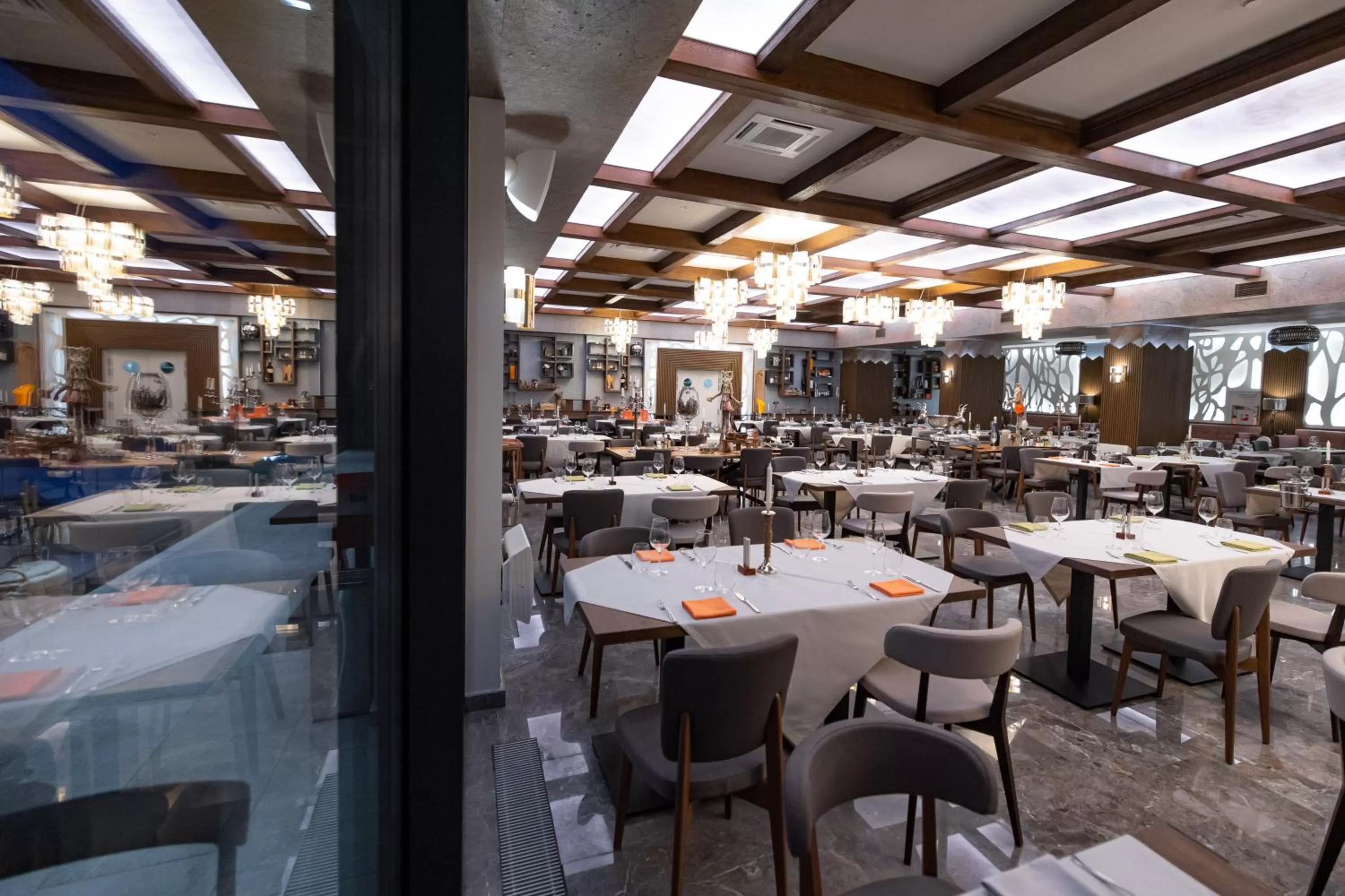 Restaurant/places to eat in Hotel Belmont & Spa