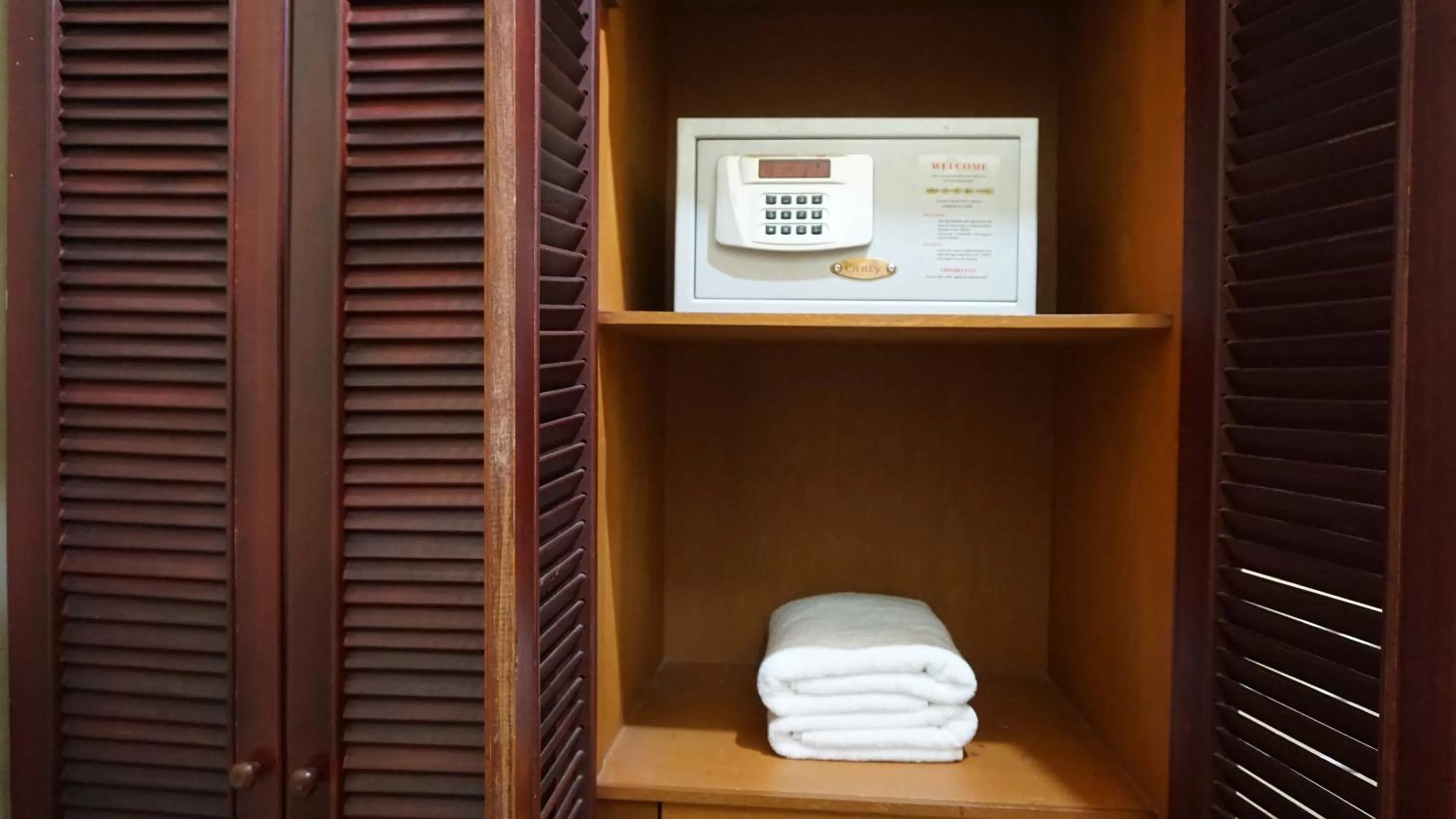 Communal lounge/ TV room in Masainn Hotel Kuta