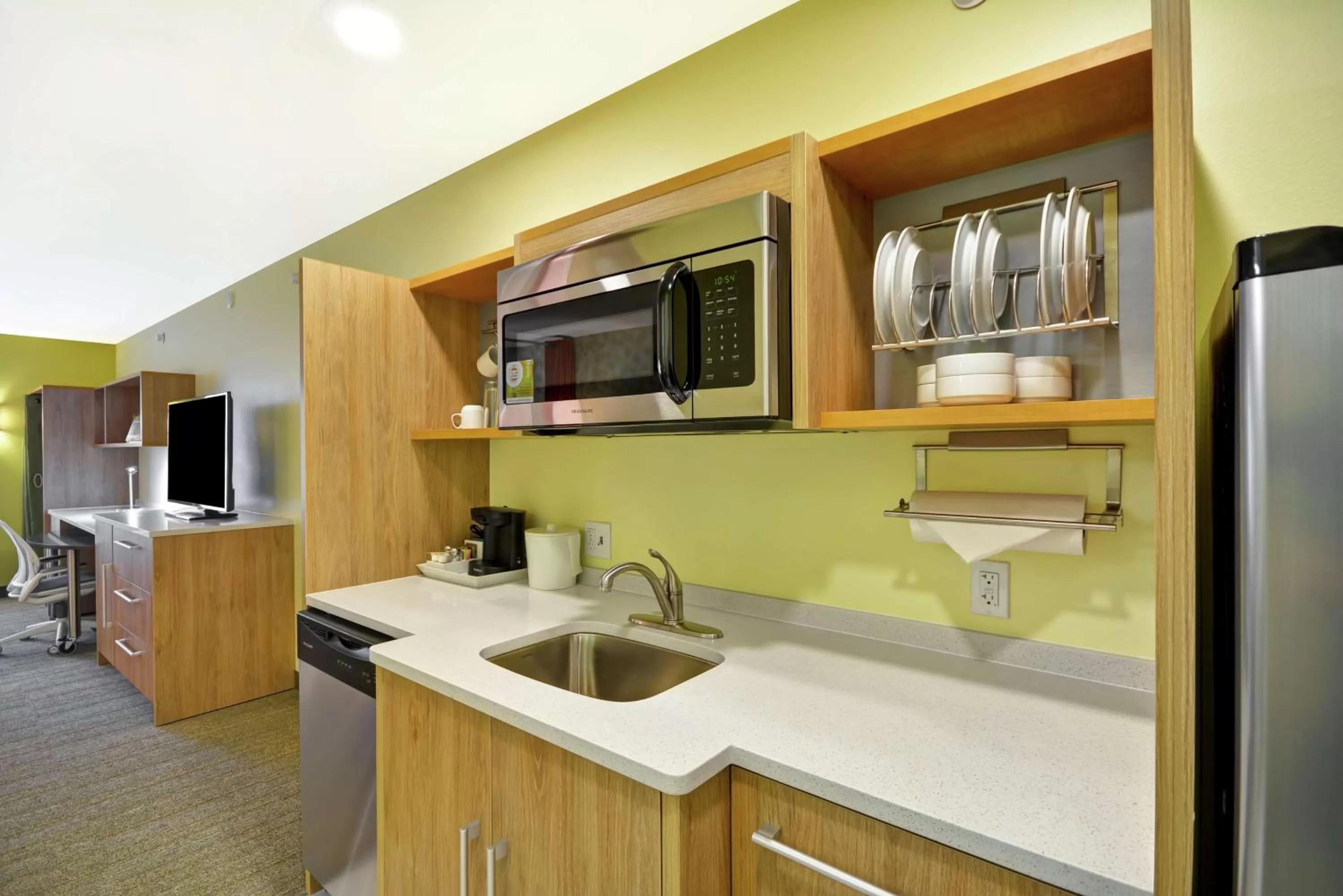 Kitchen or kitchenette in Home2 Suites By Hilton Rapid City