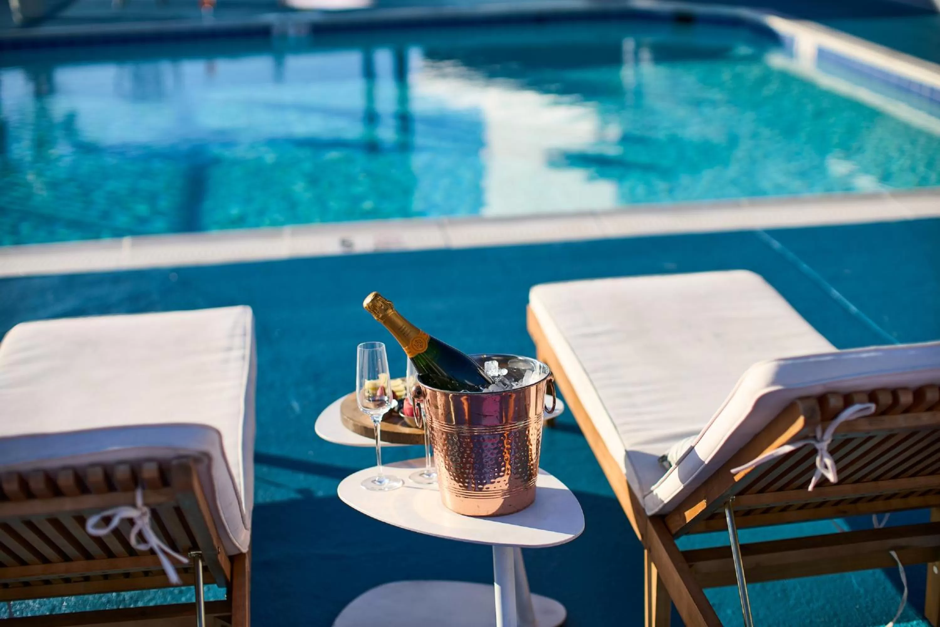 Drinks in The Ven at Embassy Row, Washington, D.C., a Tribute Portfolio Hotel