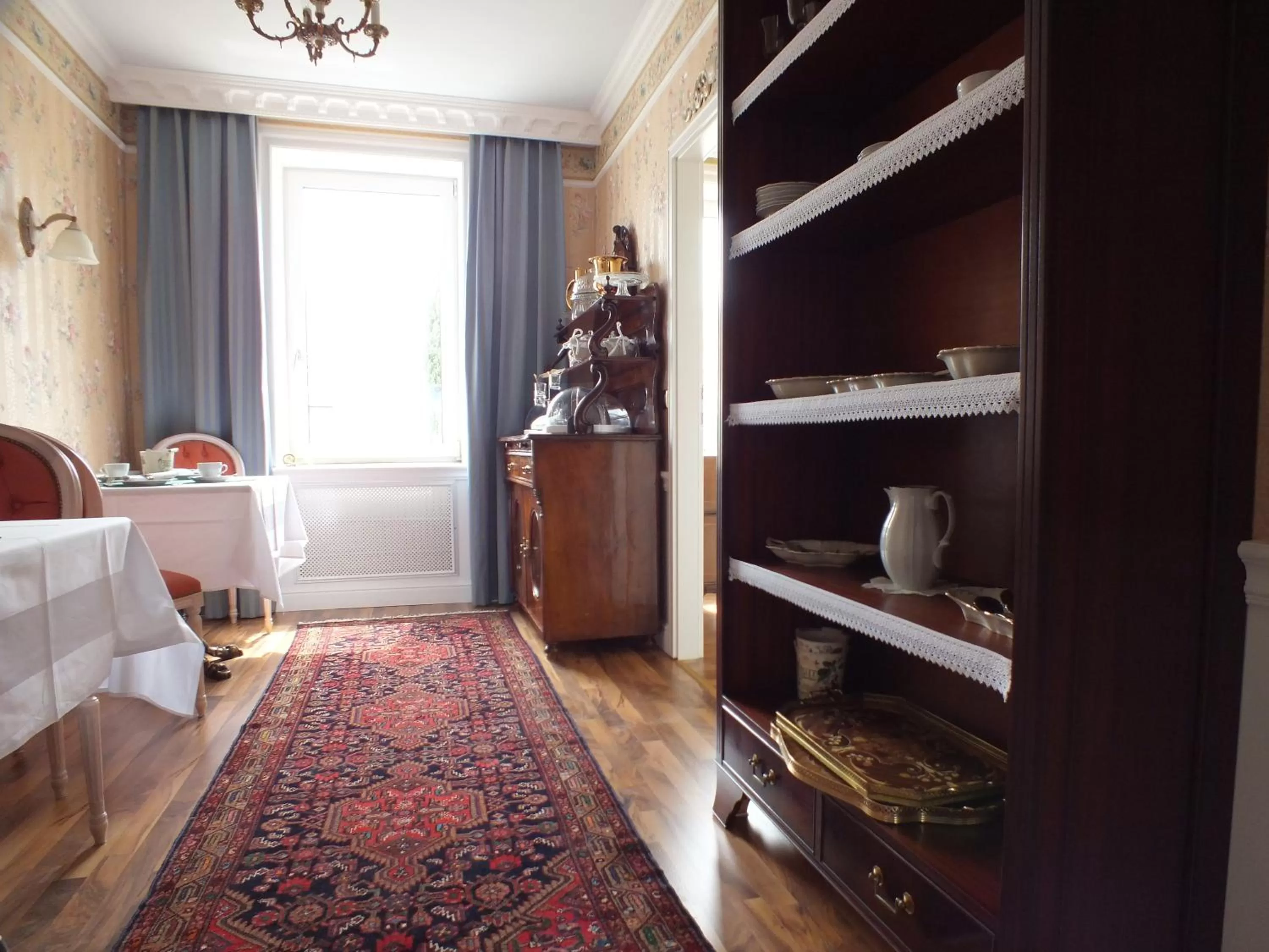 Restaurant/places to eat, Seating Area in Villa-Angelina