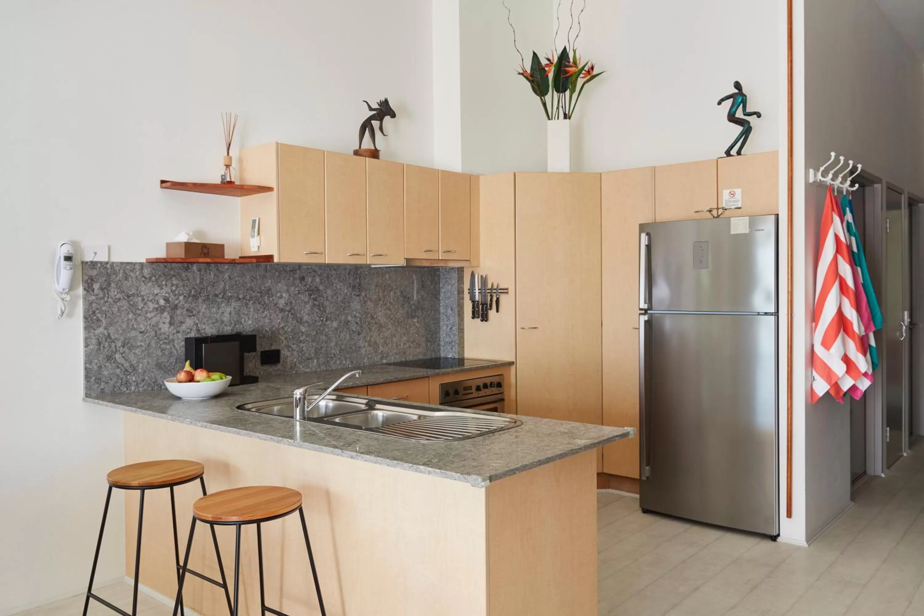 Kitchen or kitchenette in Byron Quarter Apartments