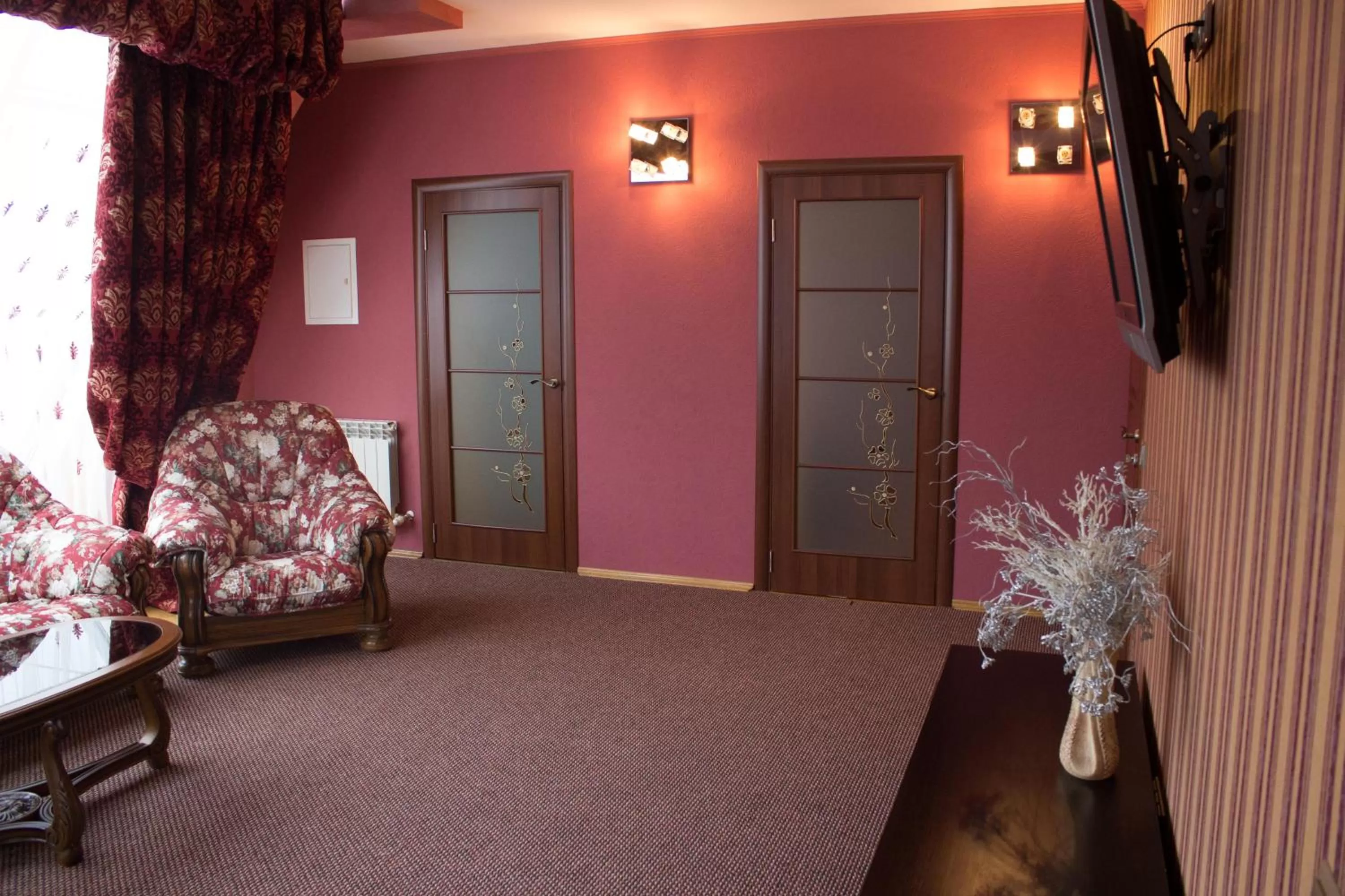 Three-Room Suite in Alir