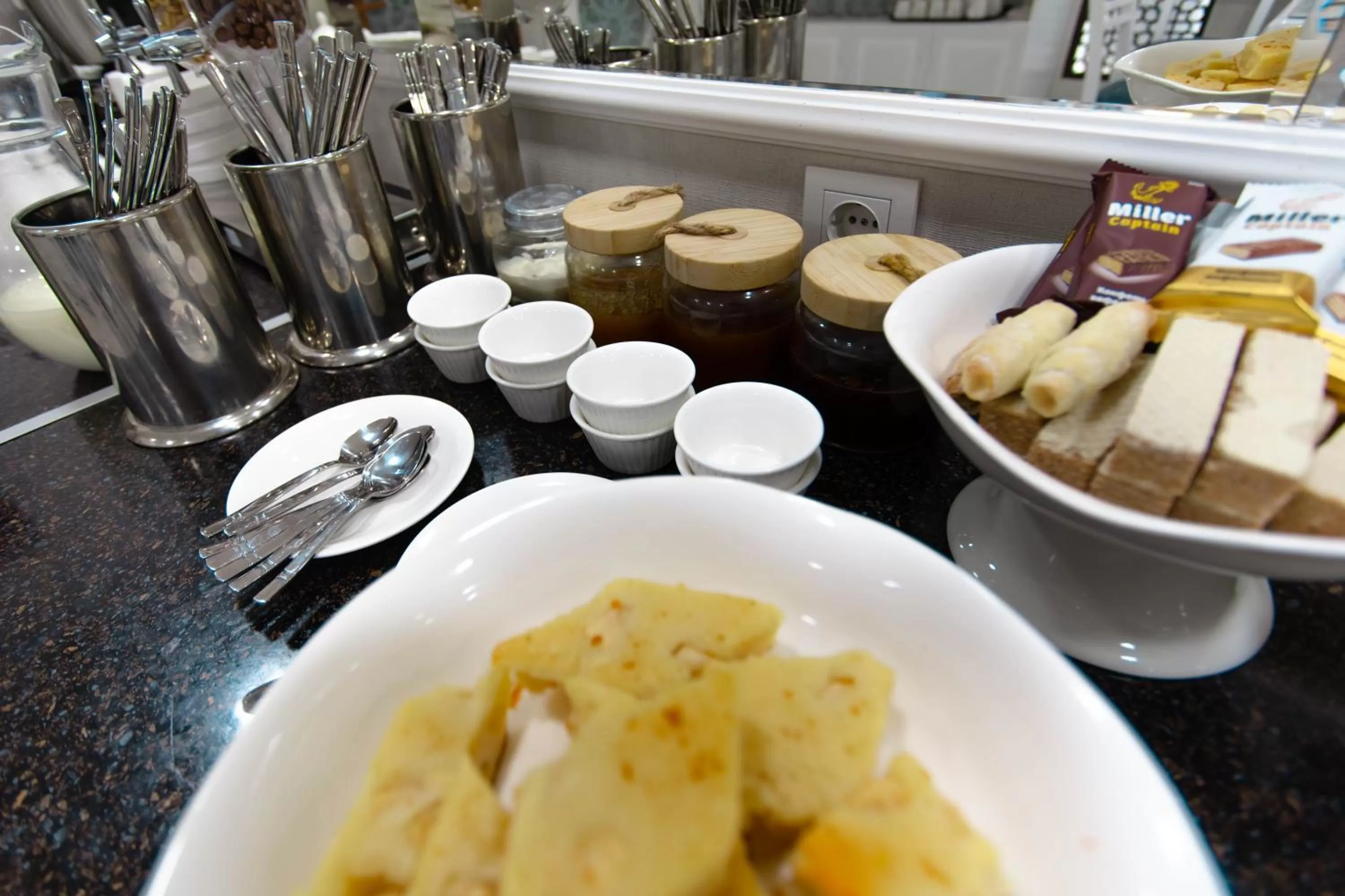 Breakfast in Registon Saroy Hotel