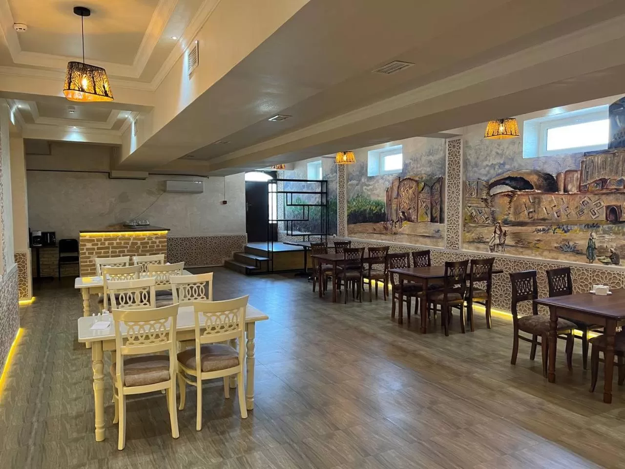 Restaurant/Places to Eat in Usman