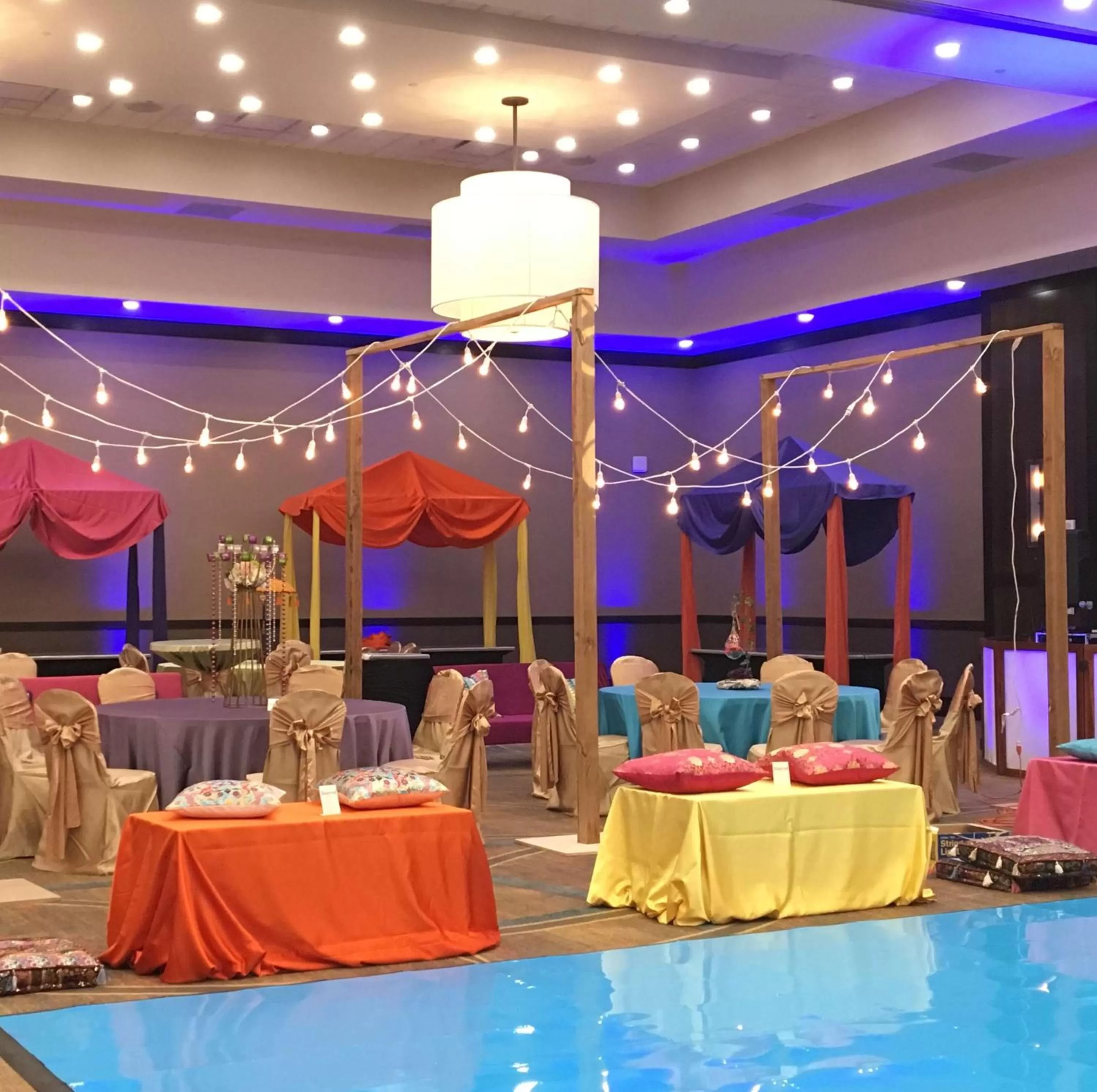 Meeting/conference room in Embassy Suites by Hilton Chicago Naperville