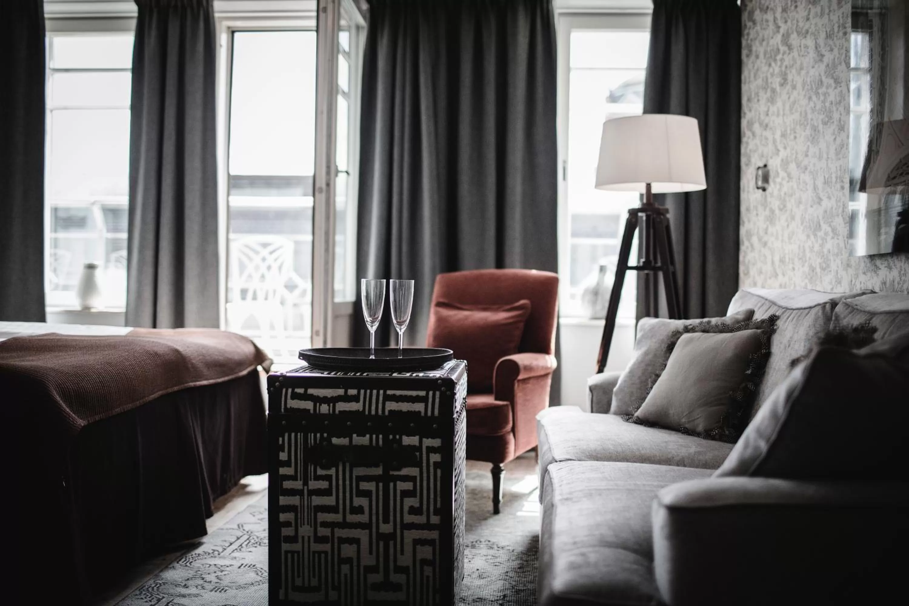 Seating area in Freys Hotel