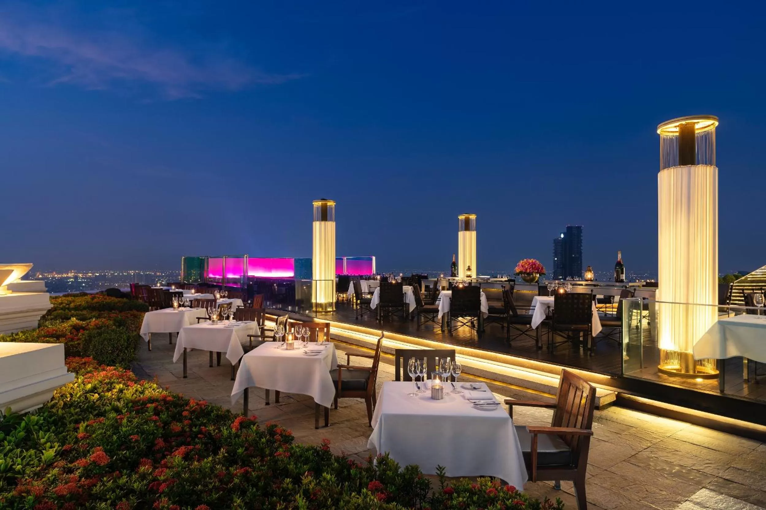 Restaurant/places to eat in lebua at State Tower