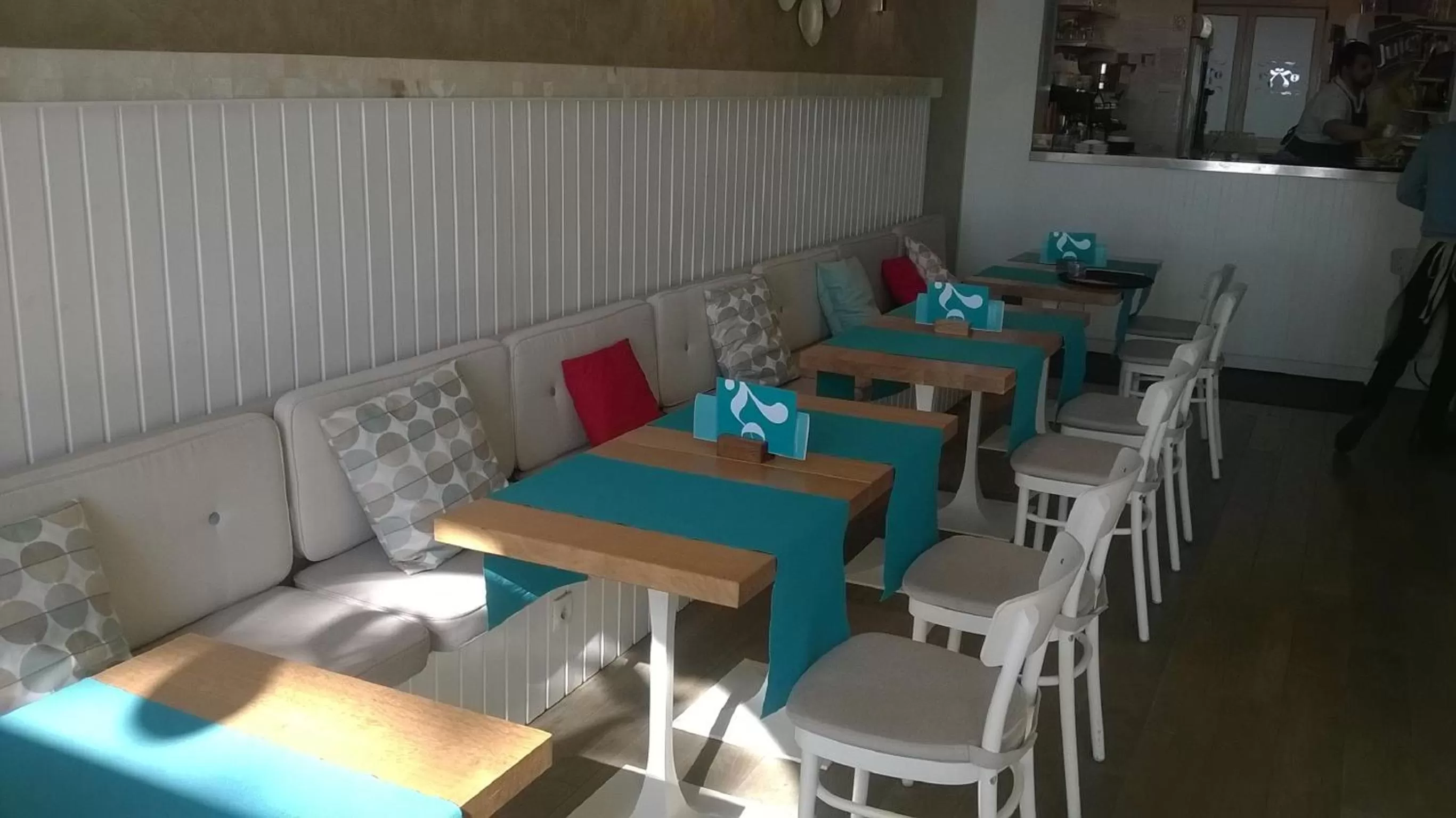 Restaurant/Places to Eat in Luxury rooms Skystar-Split