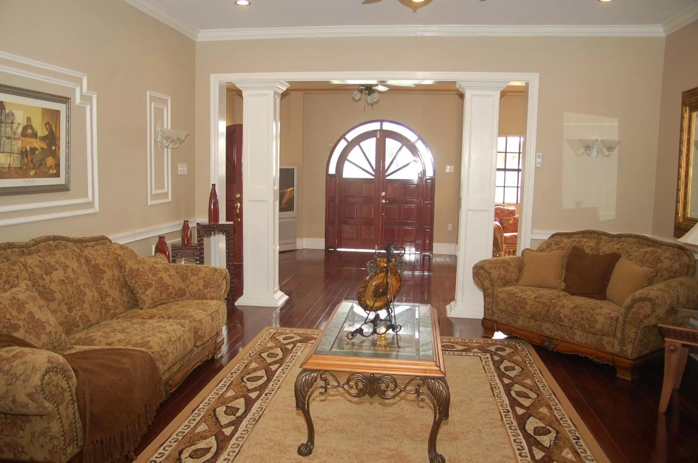 Living room, Lounge/Bar in El Dorado Inn