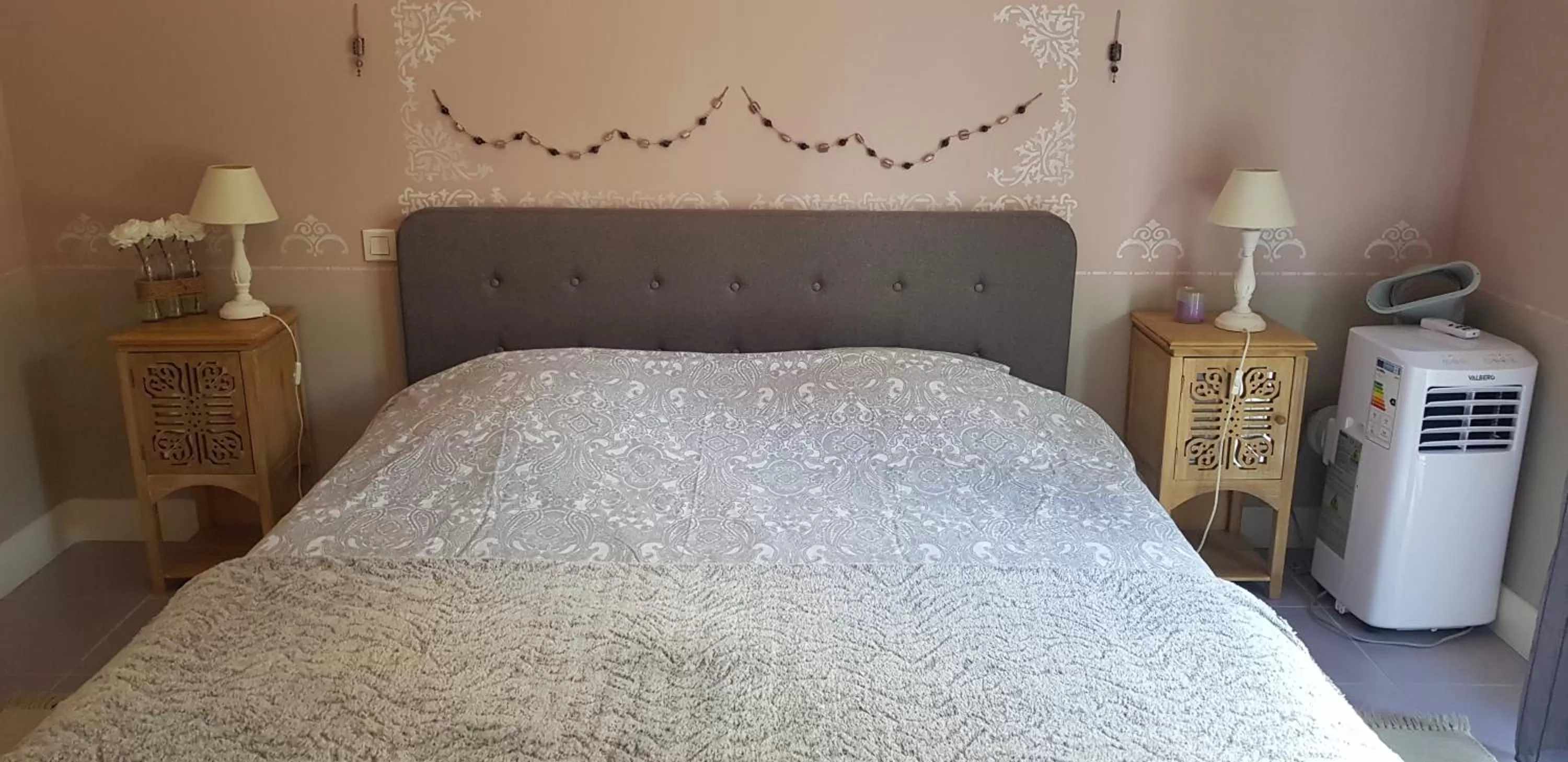 Bed in B&B La Forêt de Charmeuse