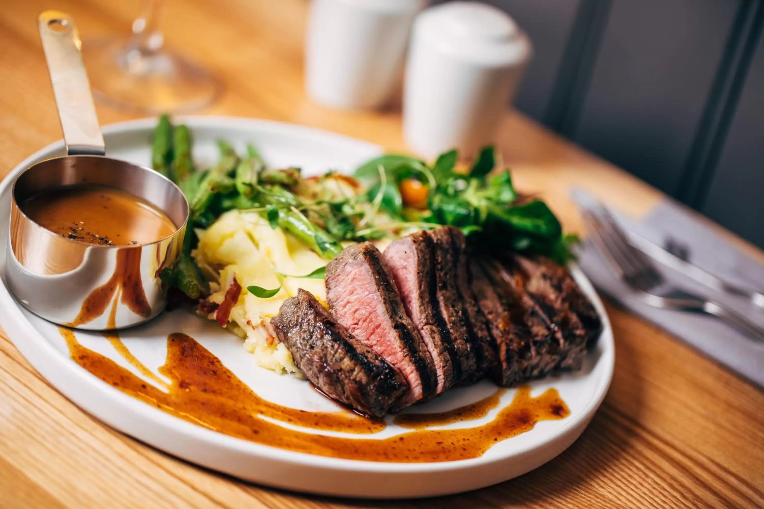 Restaurant/places to eat in ibis Coleraine Riverside