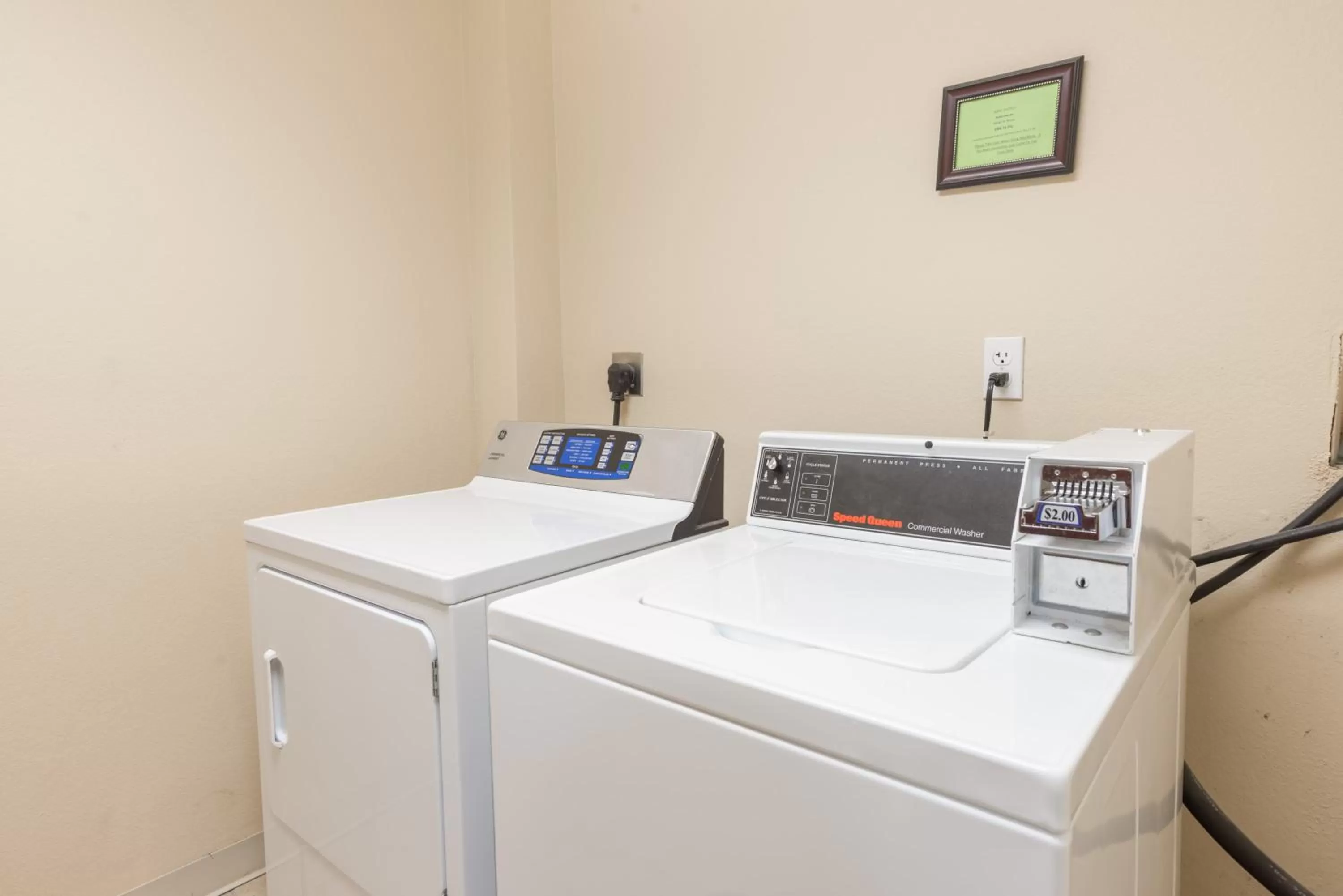 Area and facilities in Super 8 by Wyndham Rolla