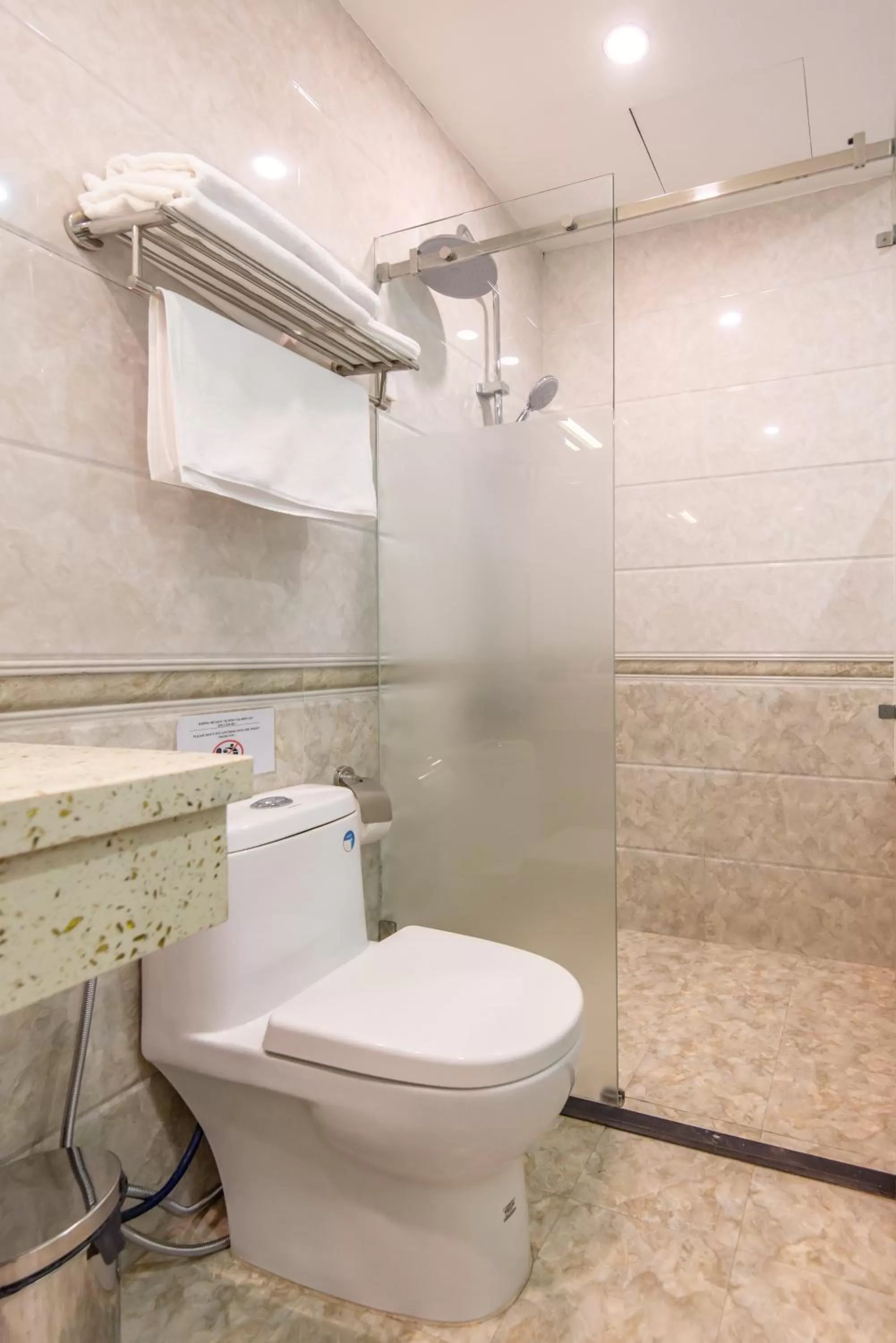 Shower in Coco Hotel Cau Giay