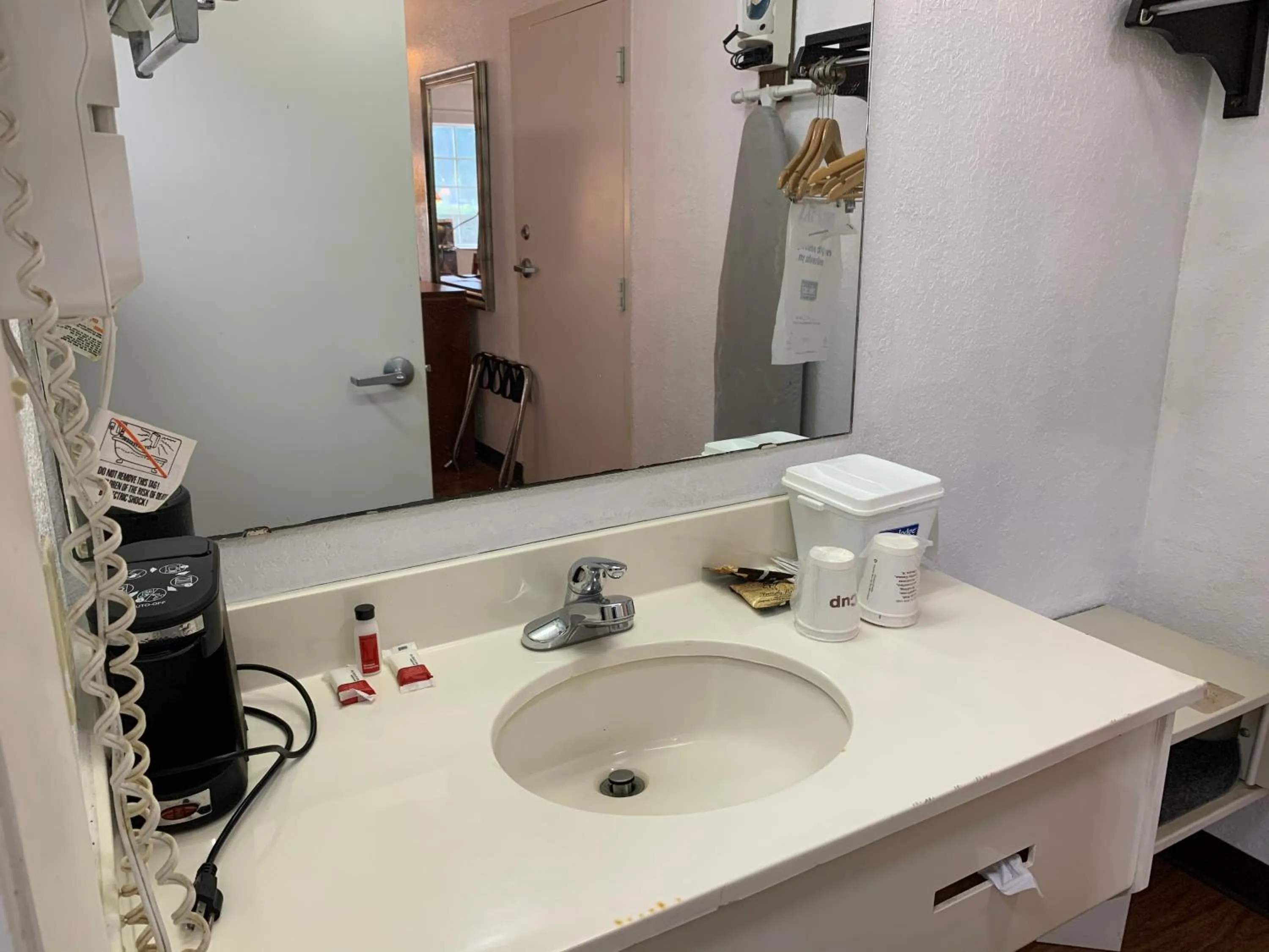 Bathroom in Travelodge Suites by Wyndham MacClenny I-10