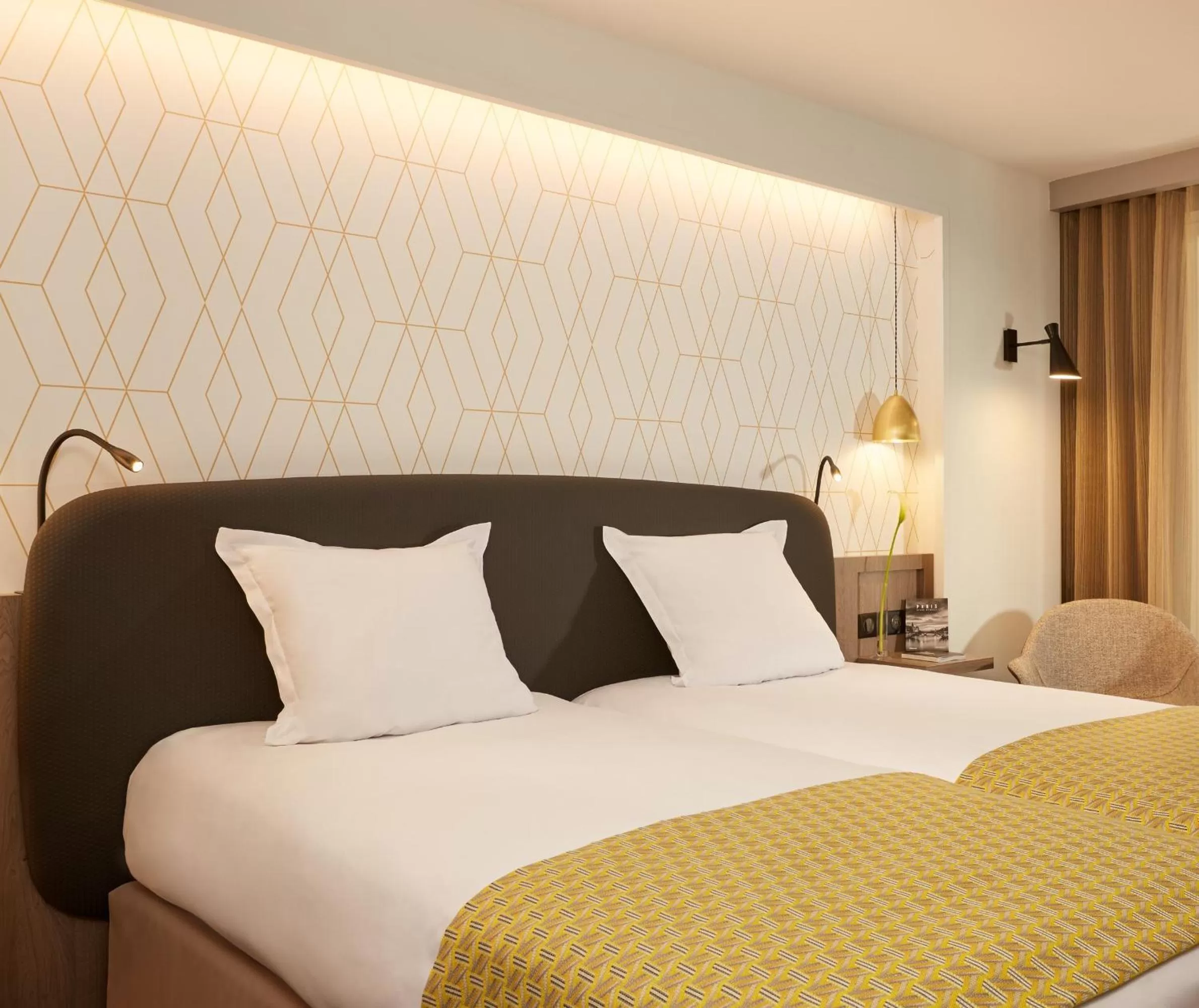 Bed in Auteuil Tour Eiffel