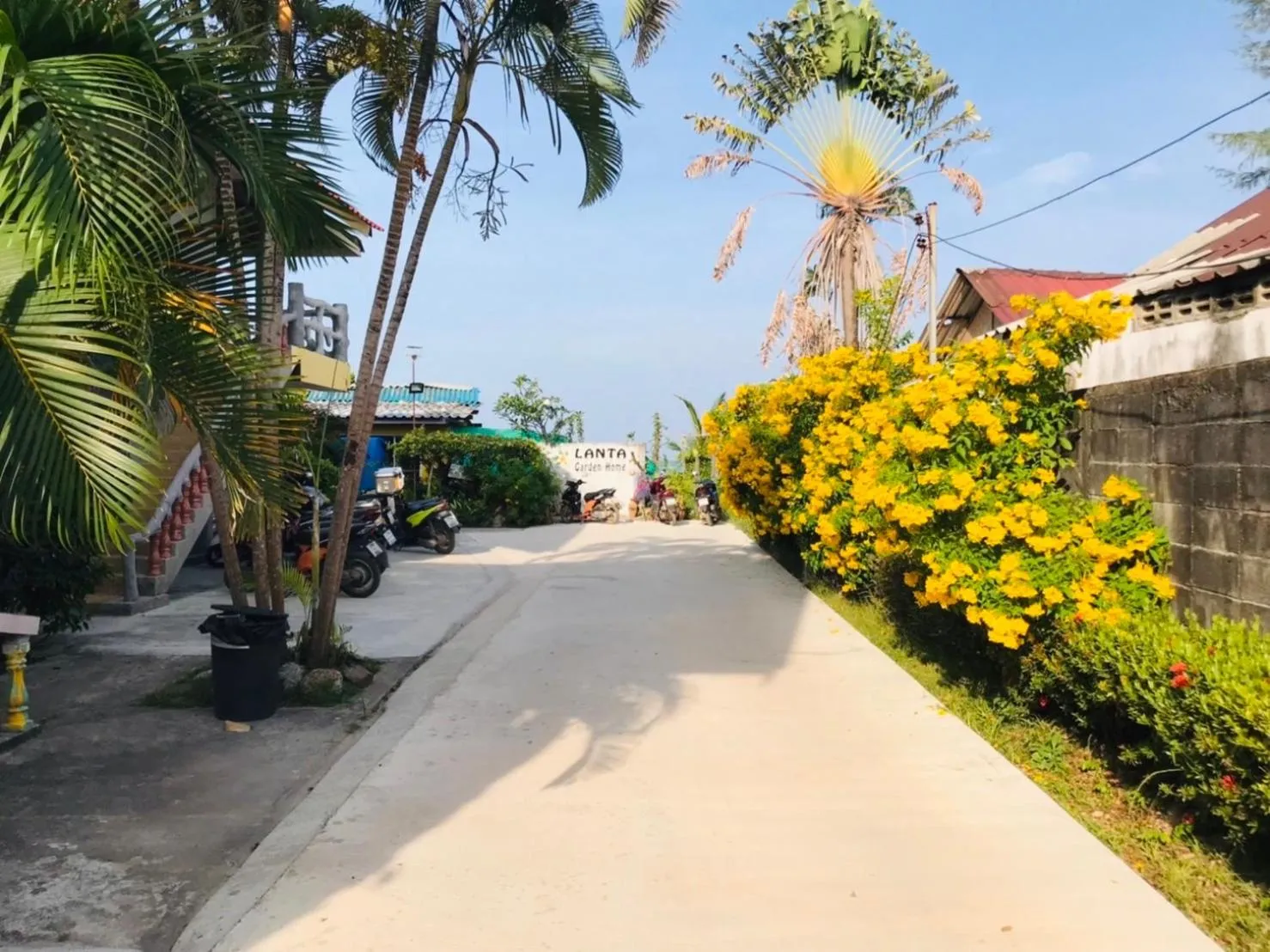 Street view in Lanta Garden Home