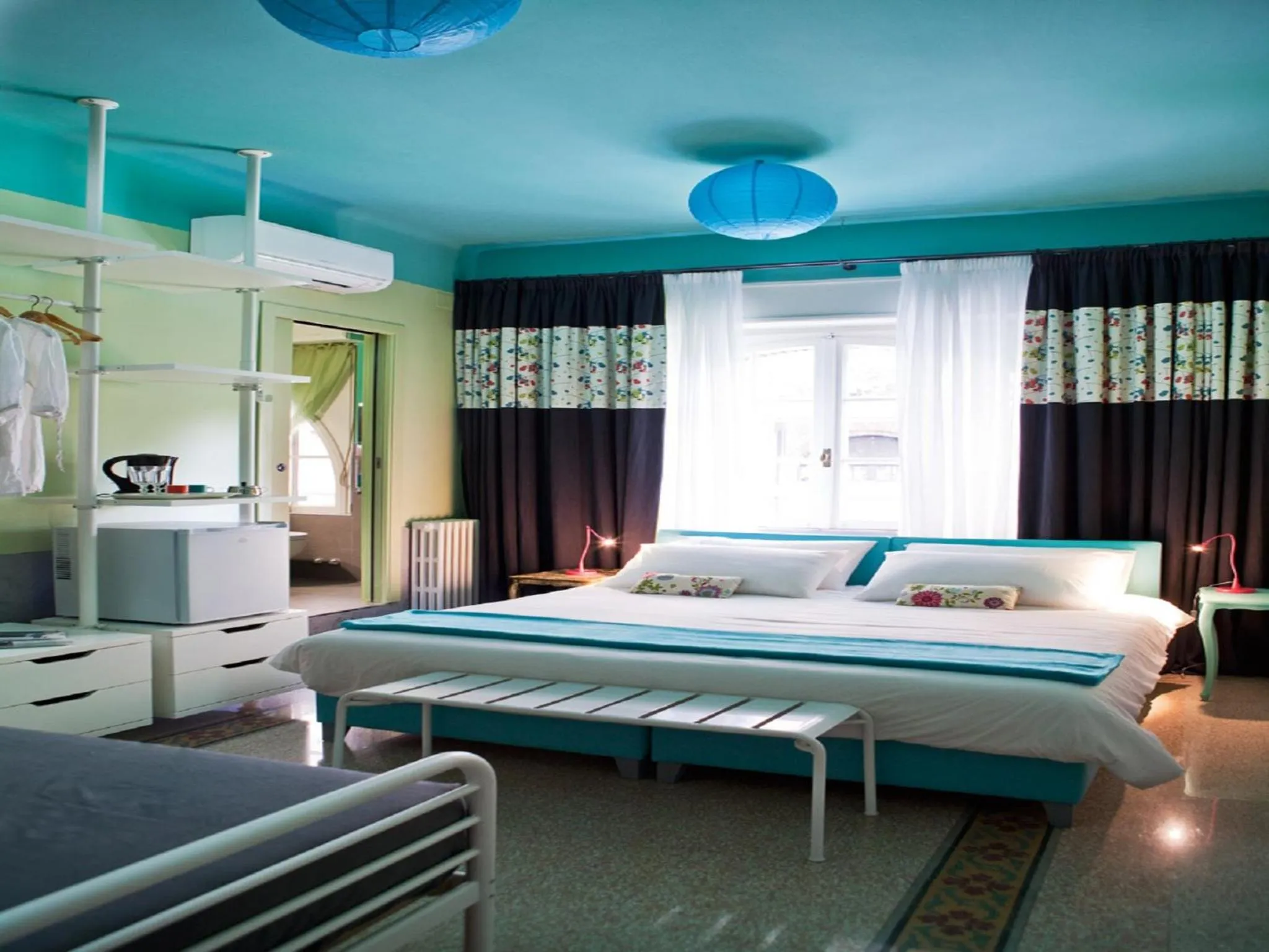 Photo of the whole room, Bed in PratinnVatican