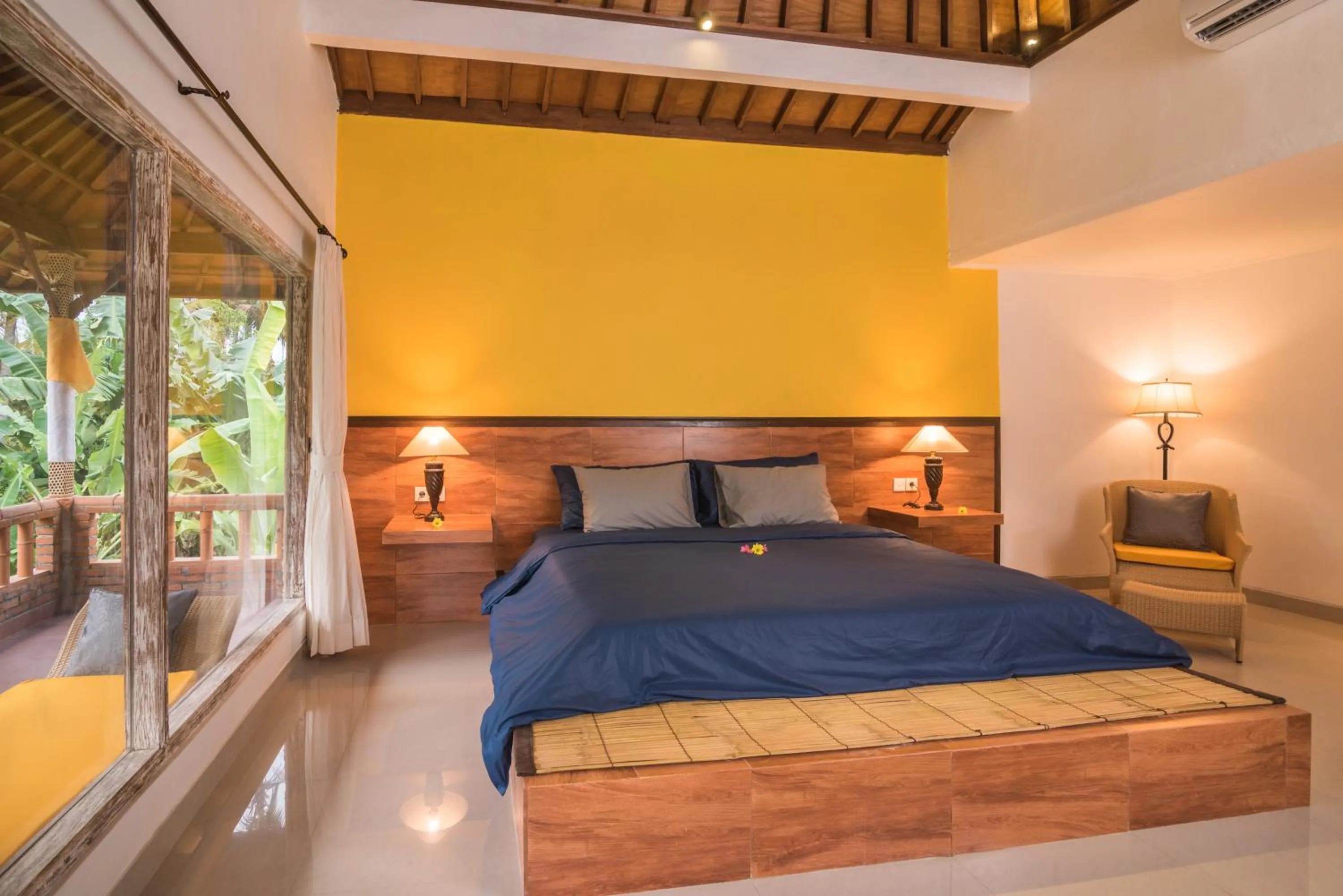 Photo of the whole room, Bed in Ubad Retreat