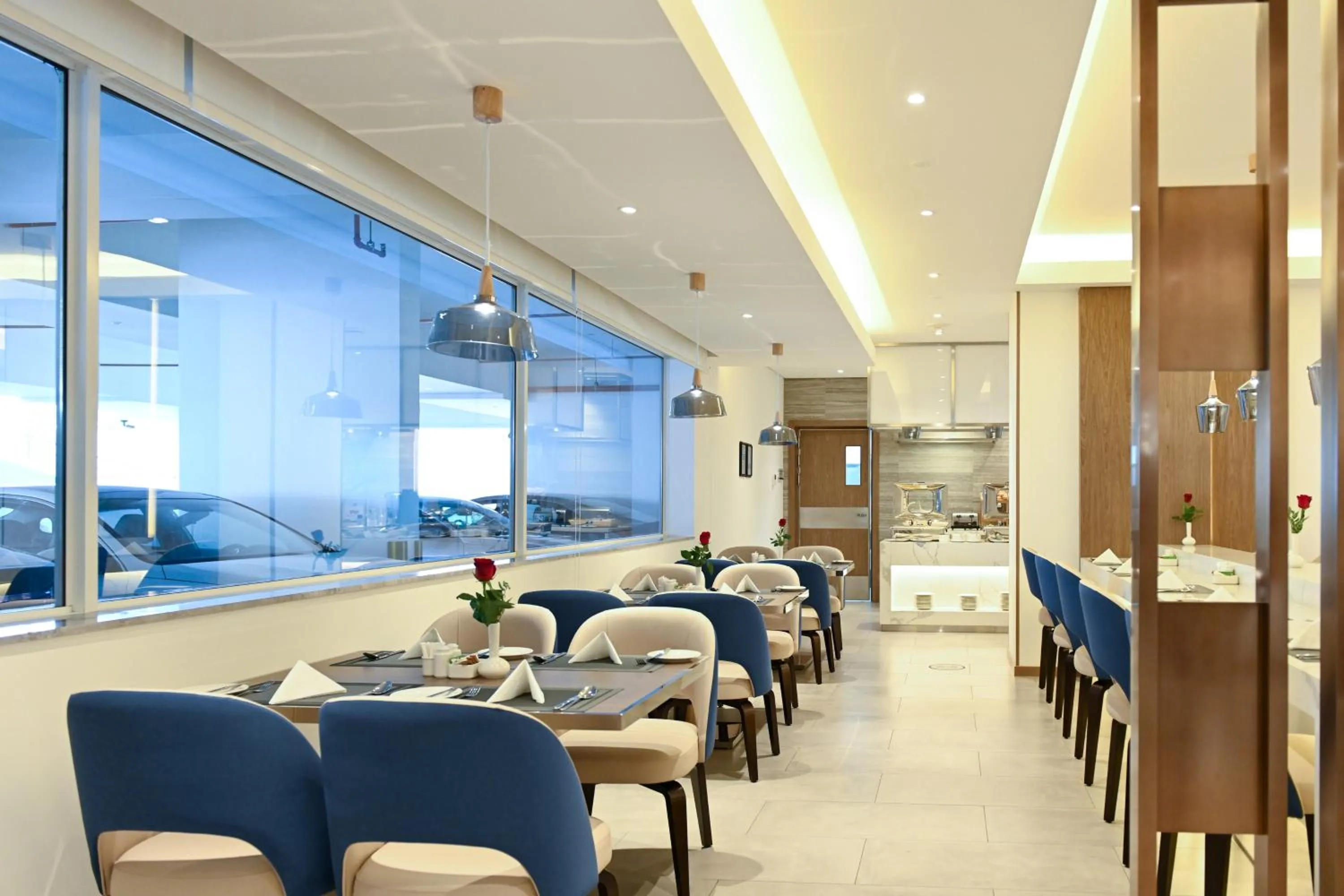 Restaurant/places to eat in Comfort Hotel Jeddah King Road