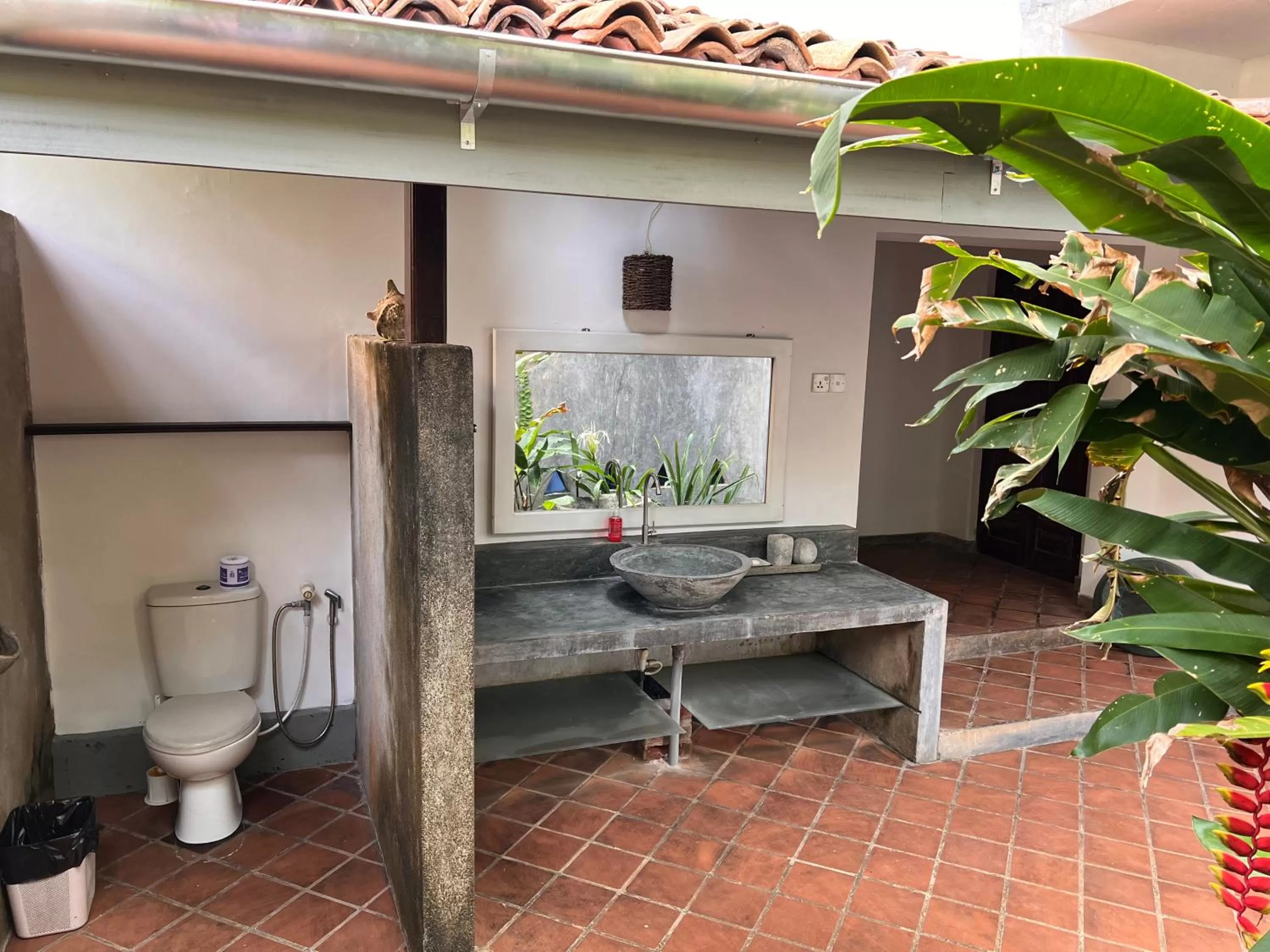Toilet in Galawatta Beach Resort