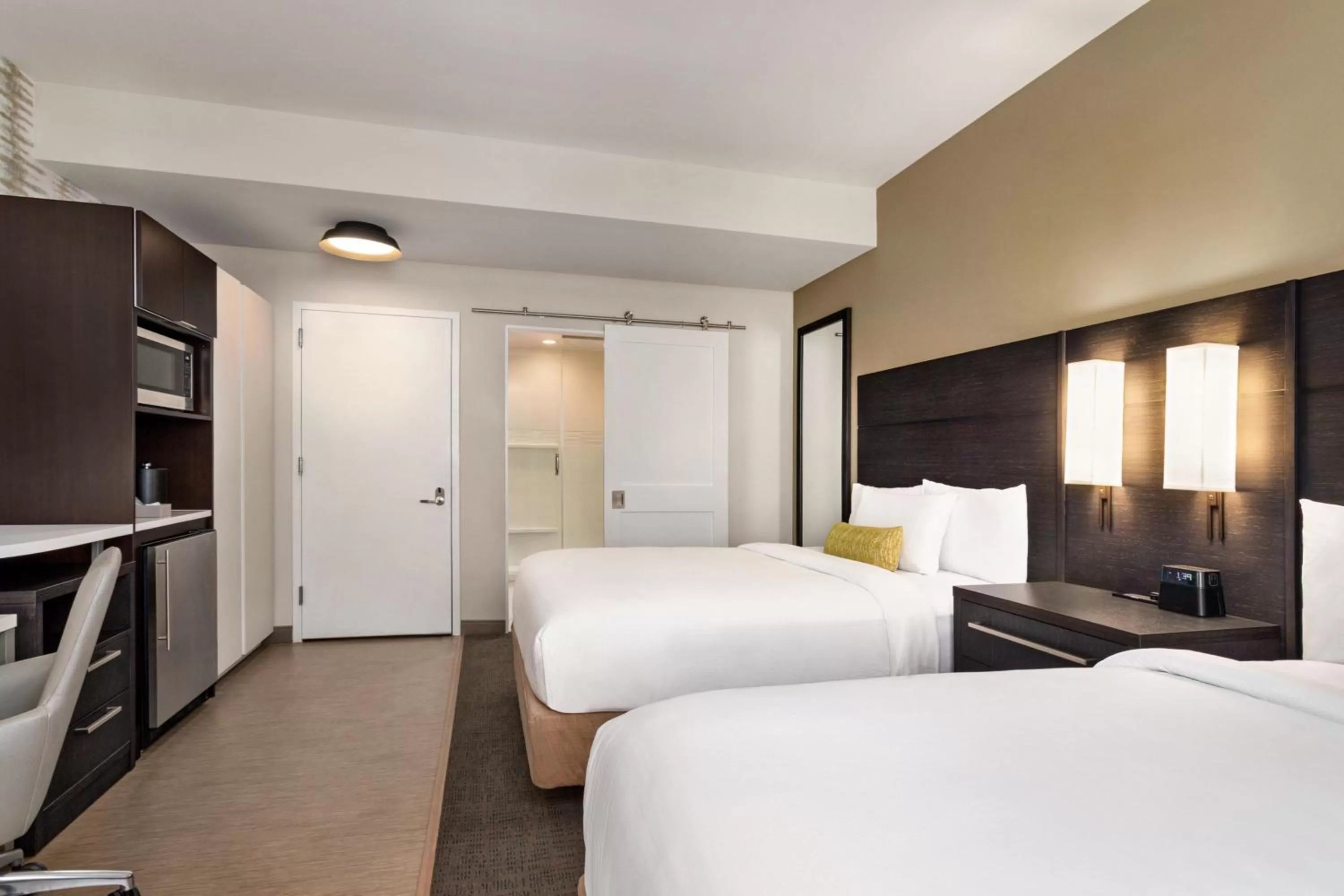 Photo of the whole room, Bed in Residence Inn by Marriott New York JFK Airport