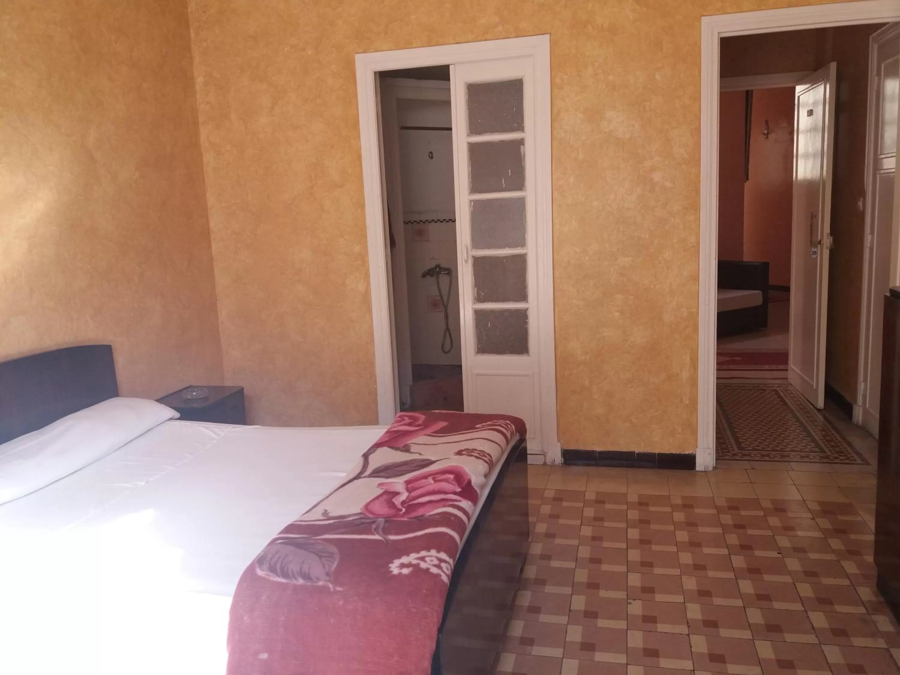 Bed in Hotel Le Gardenia (ex Lutetia)