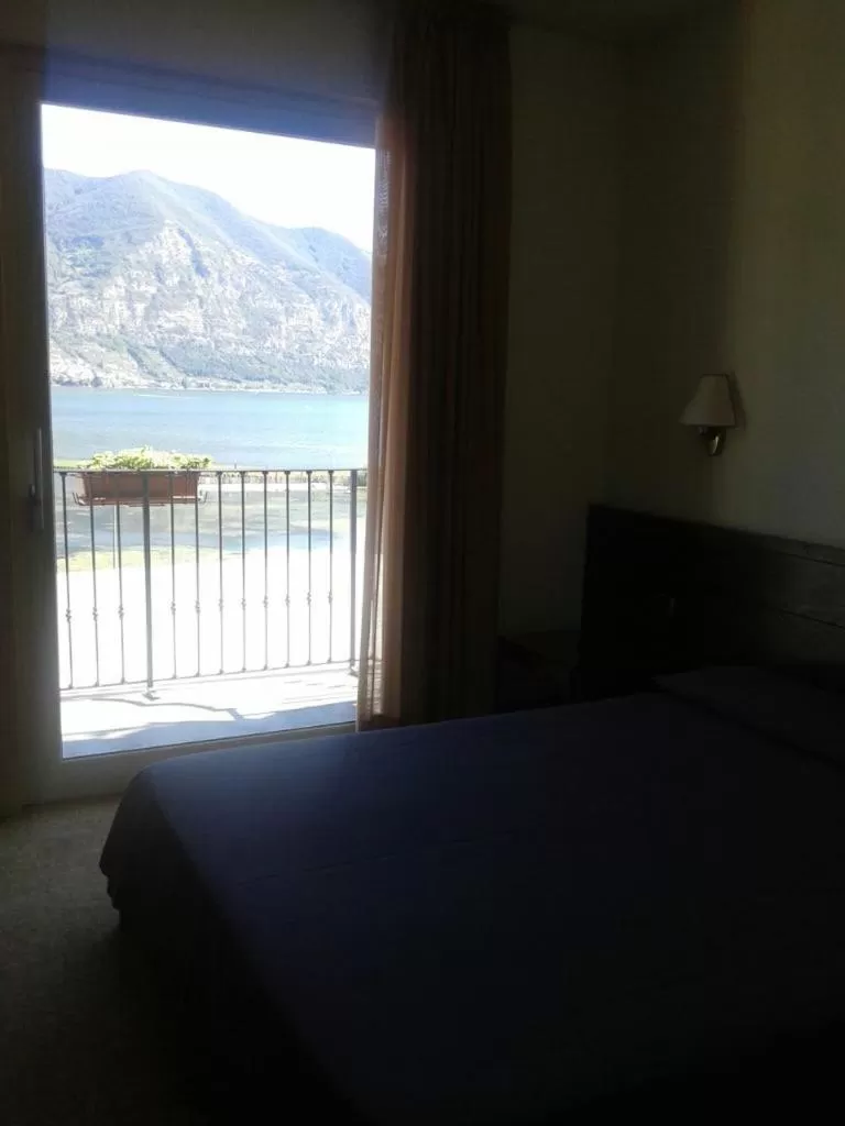 Decorative detail, Bed in Locanda del Lago Rosmunda