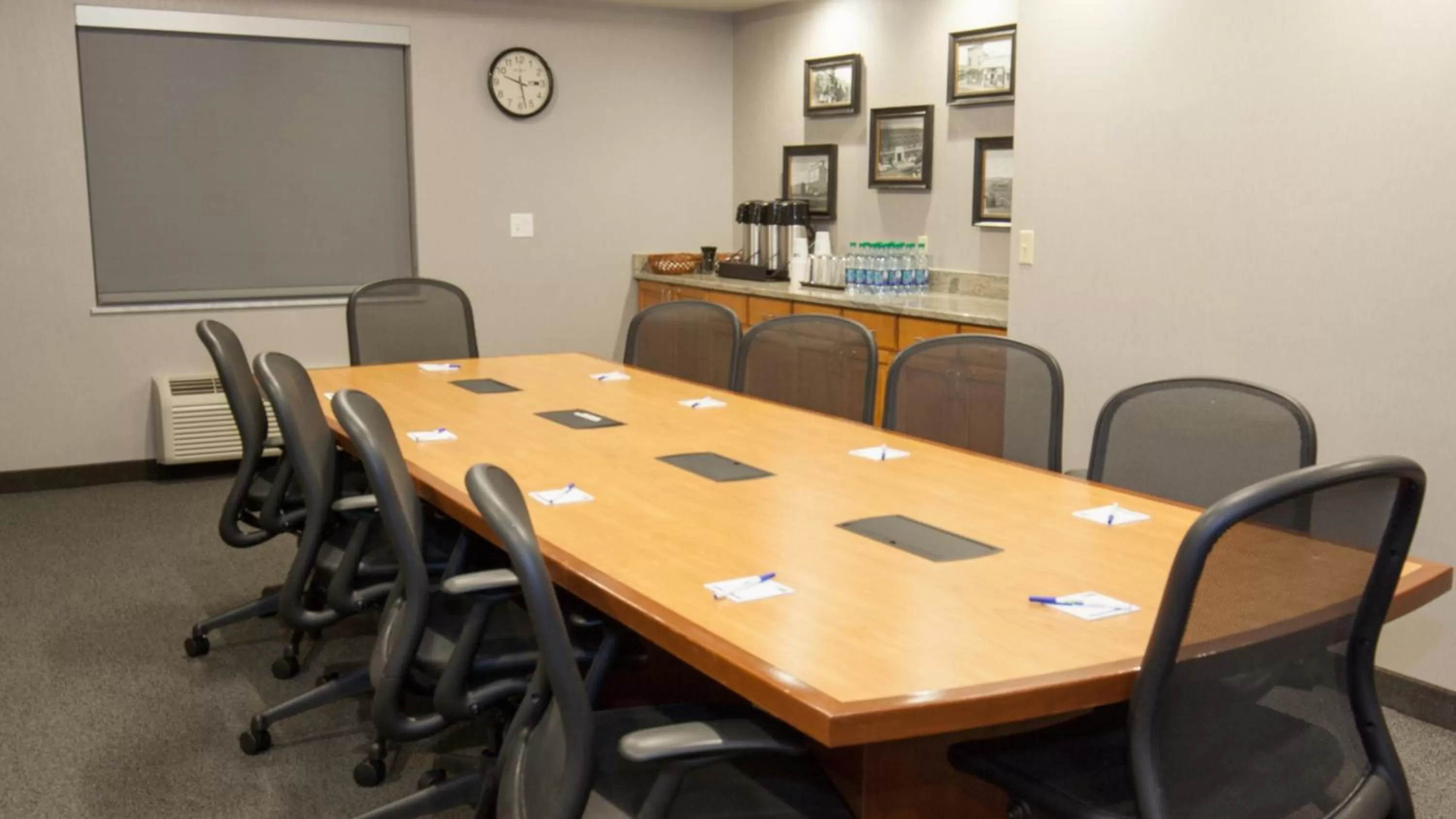 Meeting/conference room in Holiday Inn Express & Suites Cheney by IHG