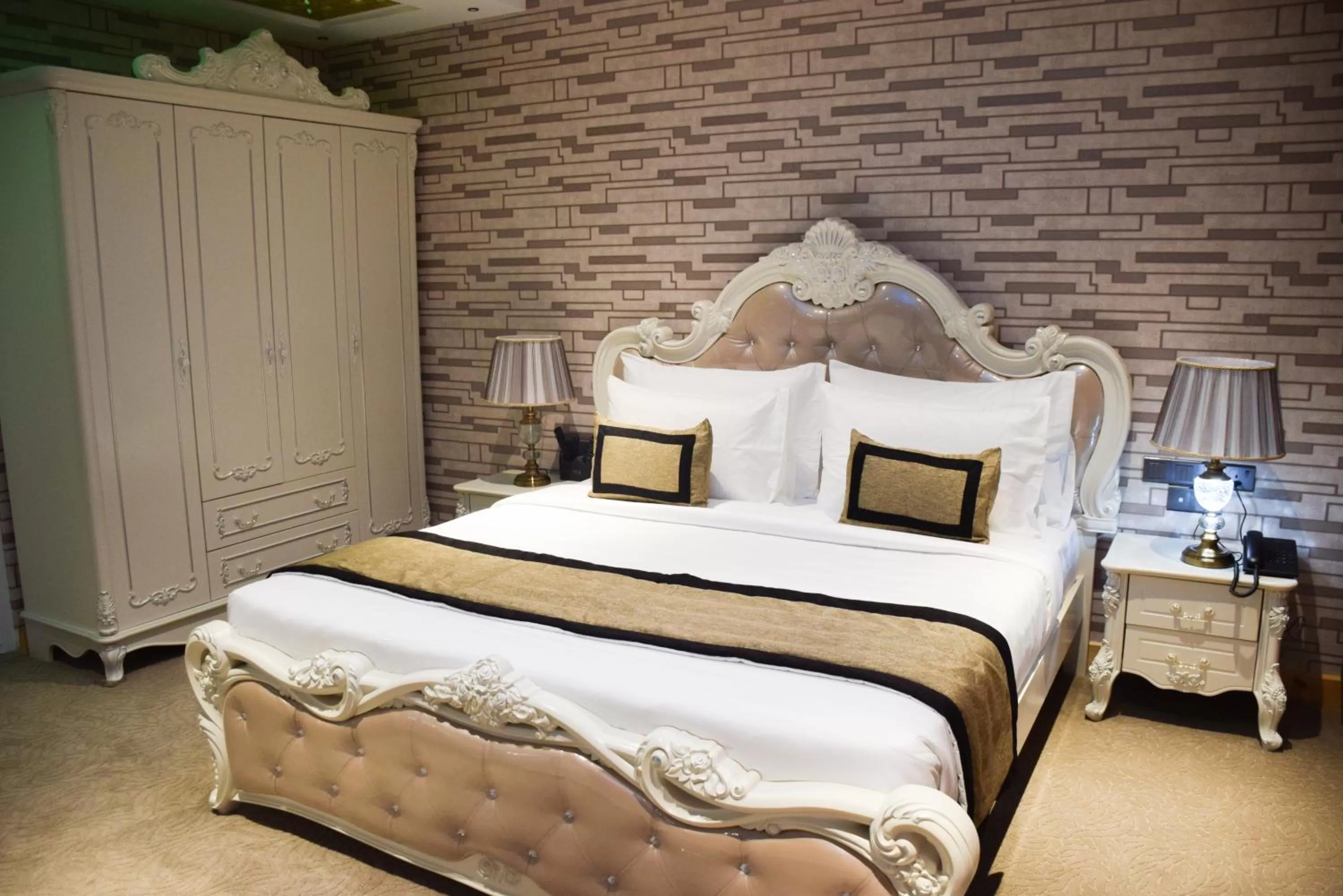 Bed in Ruvisha Beach Hotel