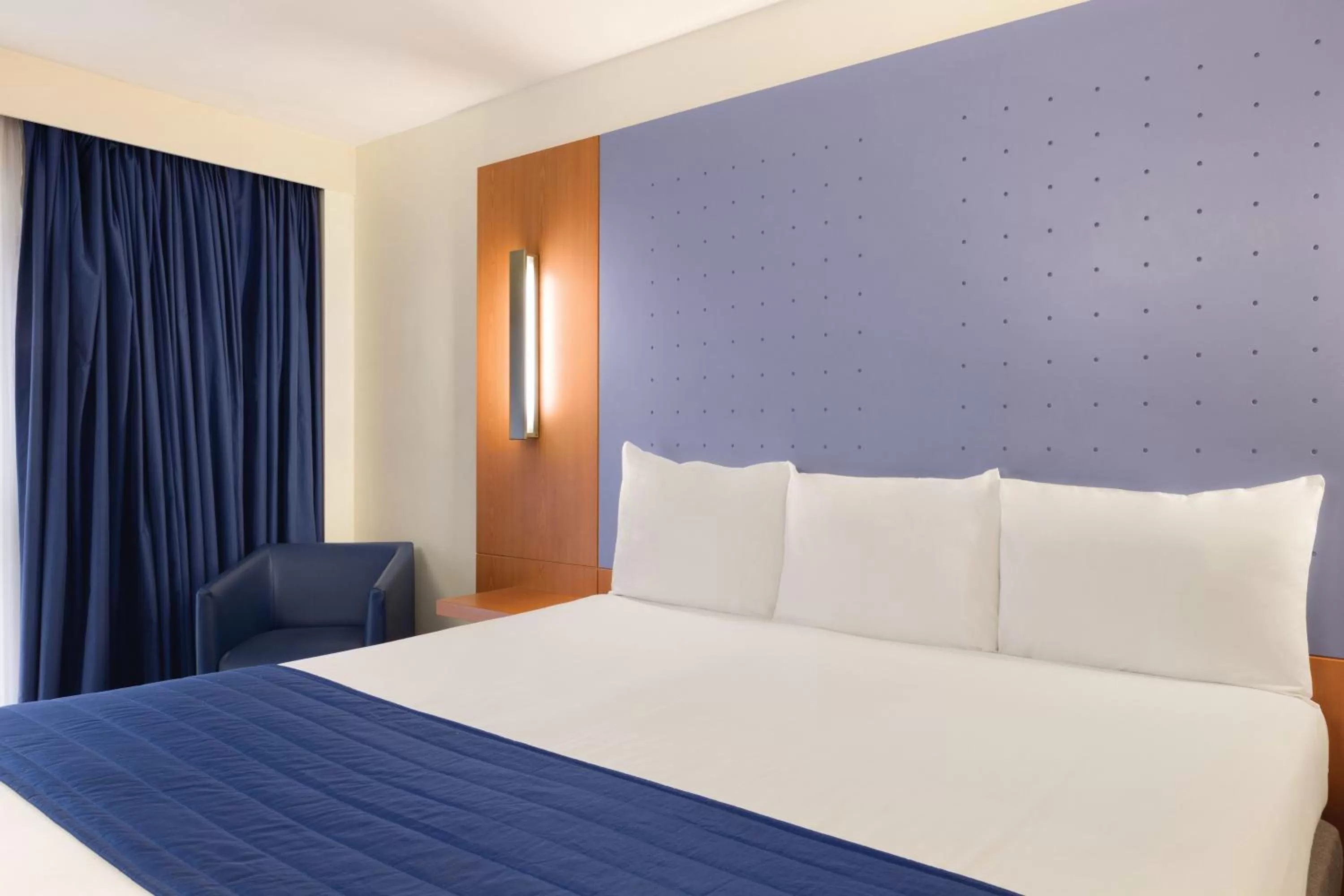 Bed in Ramada London North