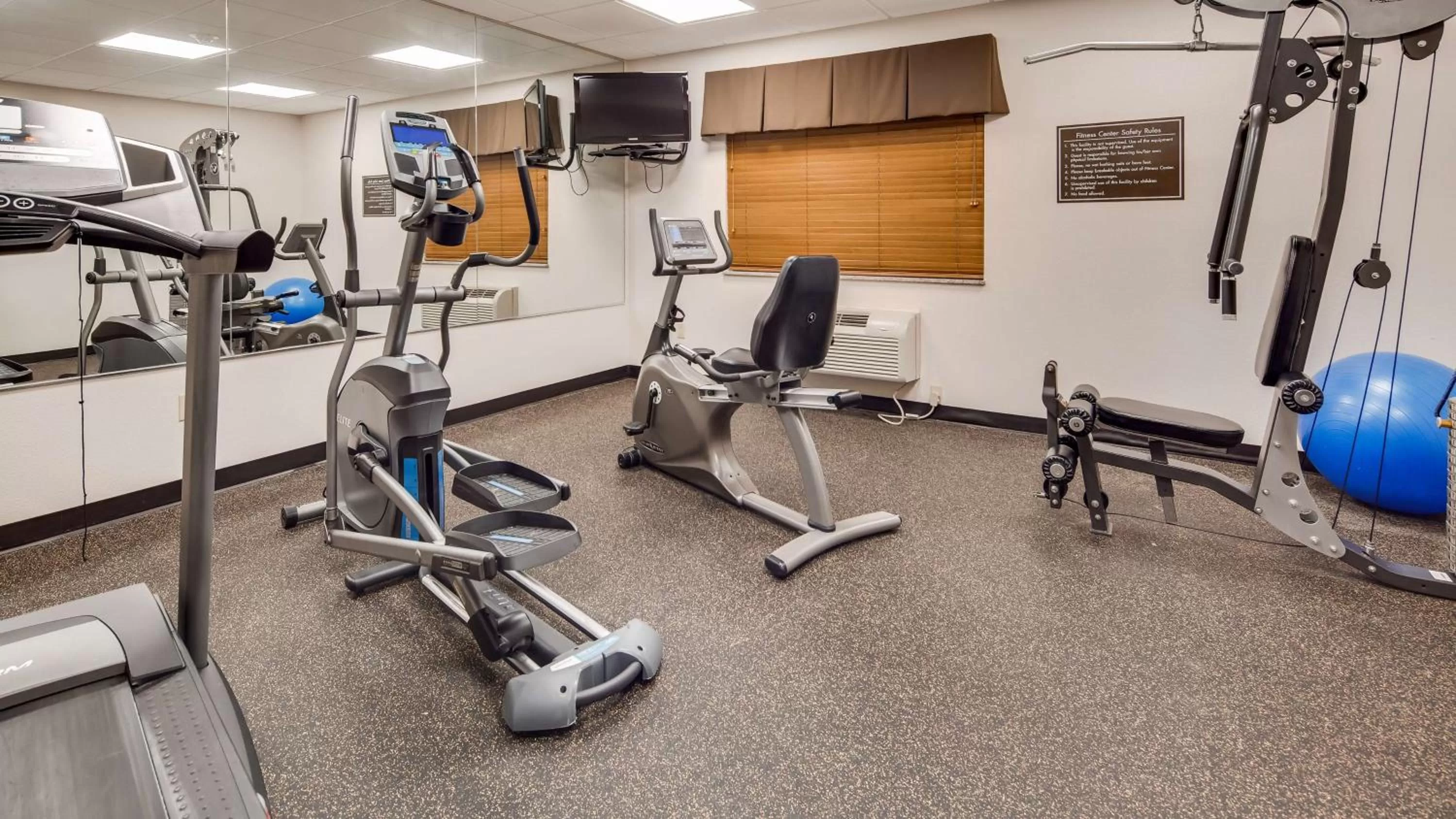 Fitness centre/facilities in Best Western Dayton Inn & Suites